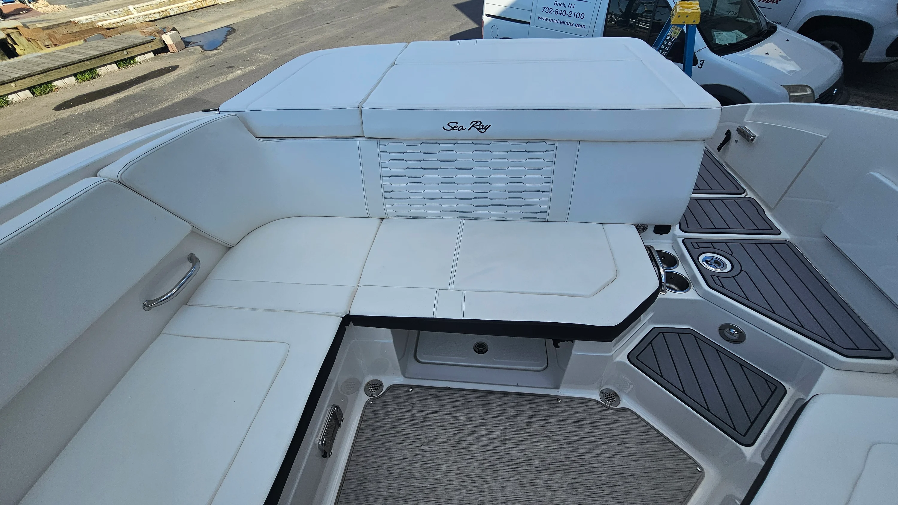 2021 Sea Ray SPX 230 Image Thumbnail #15