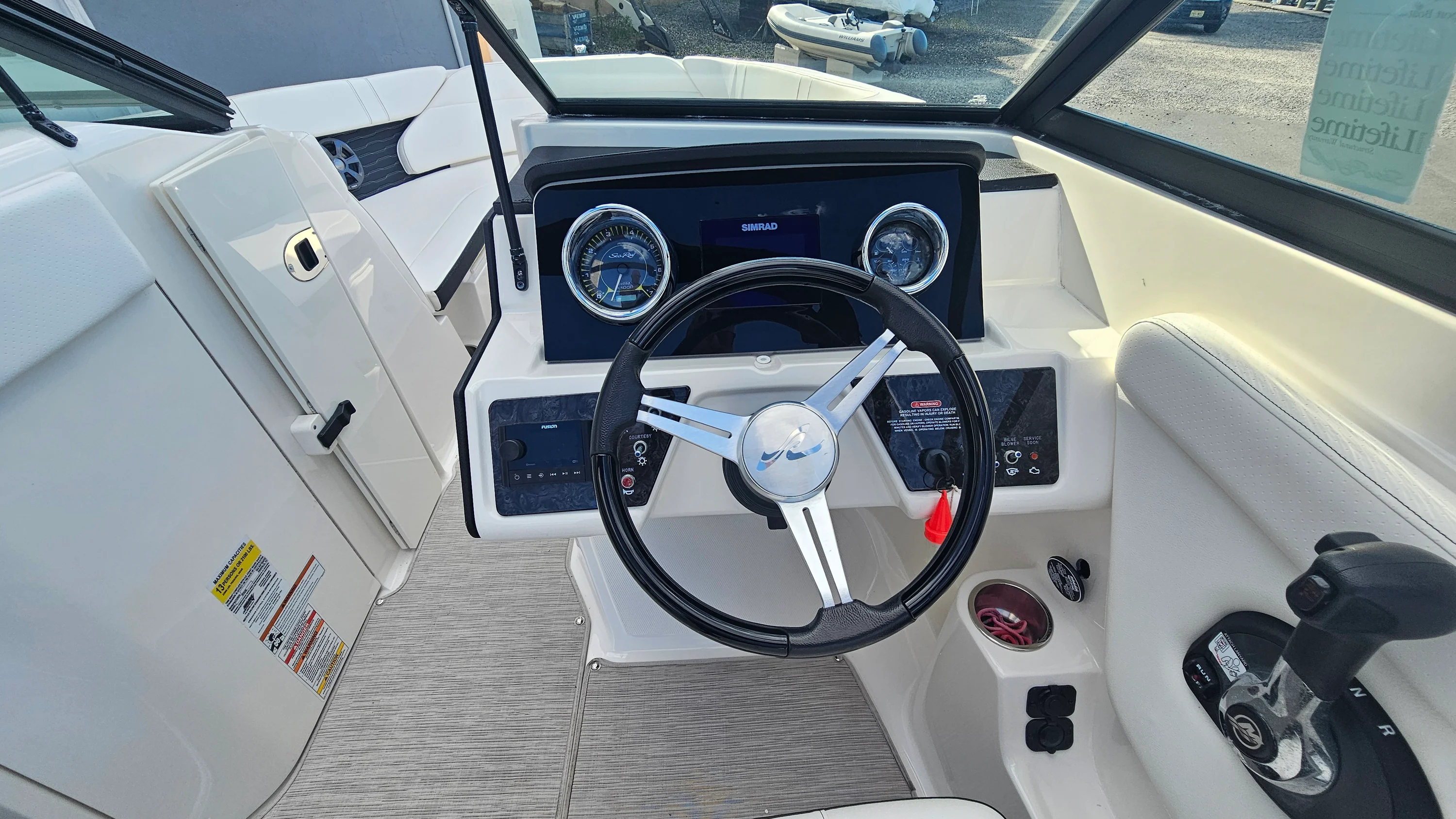 2021 Sea Ray SPX 230 Image Thumbnail #11