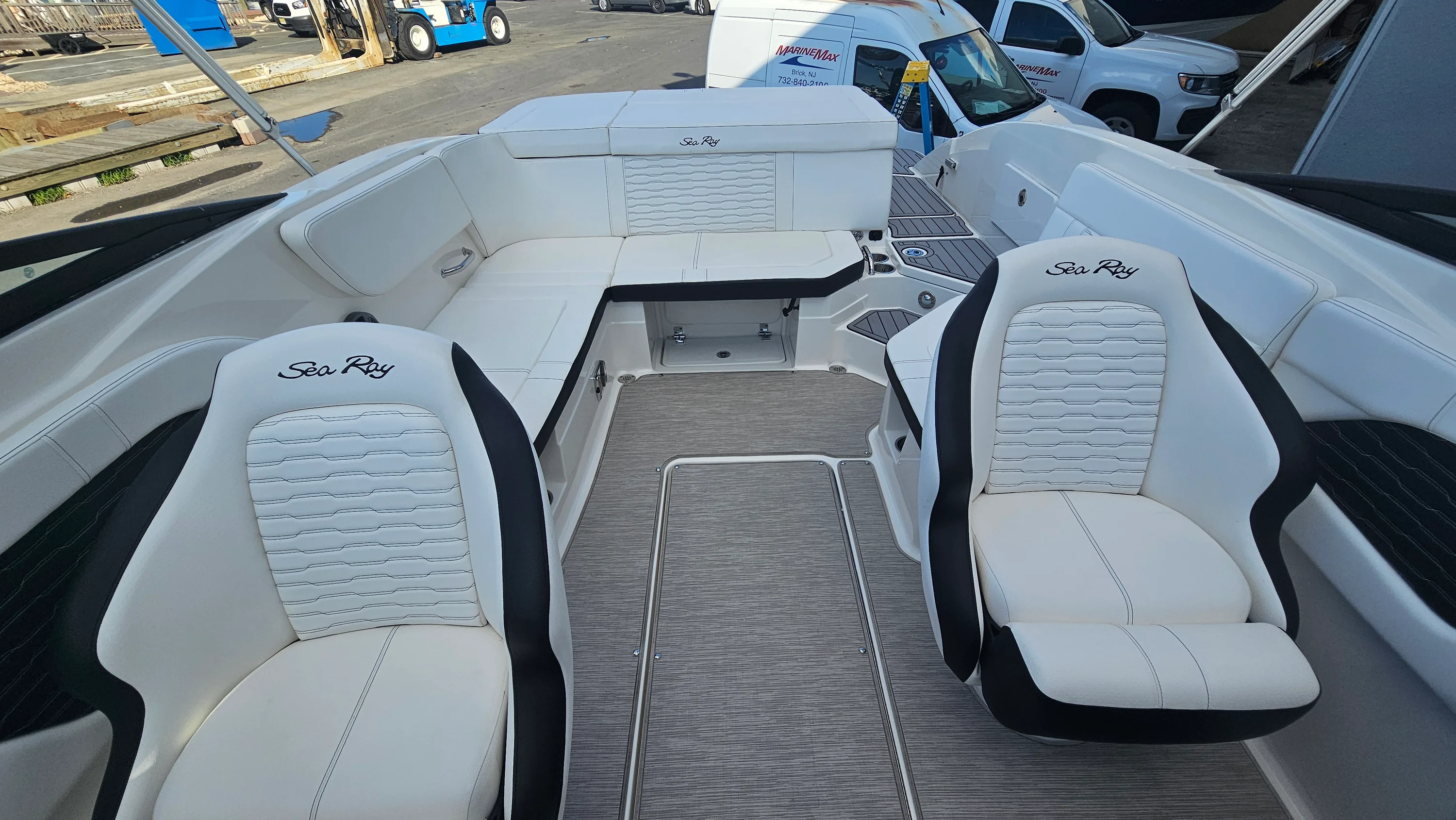 2021 Sea Ray SPX 230 Image Thumbnail #14