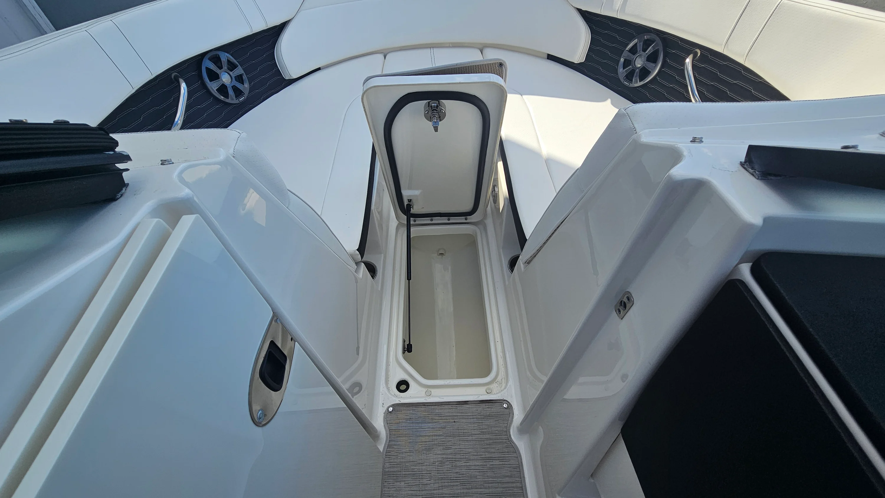 2021 Sea Ray SPX 230 Image Thumbnail #8