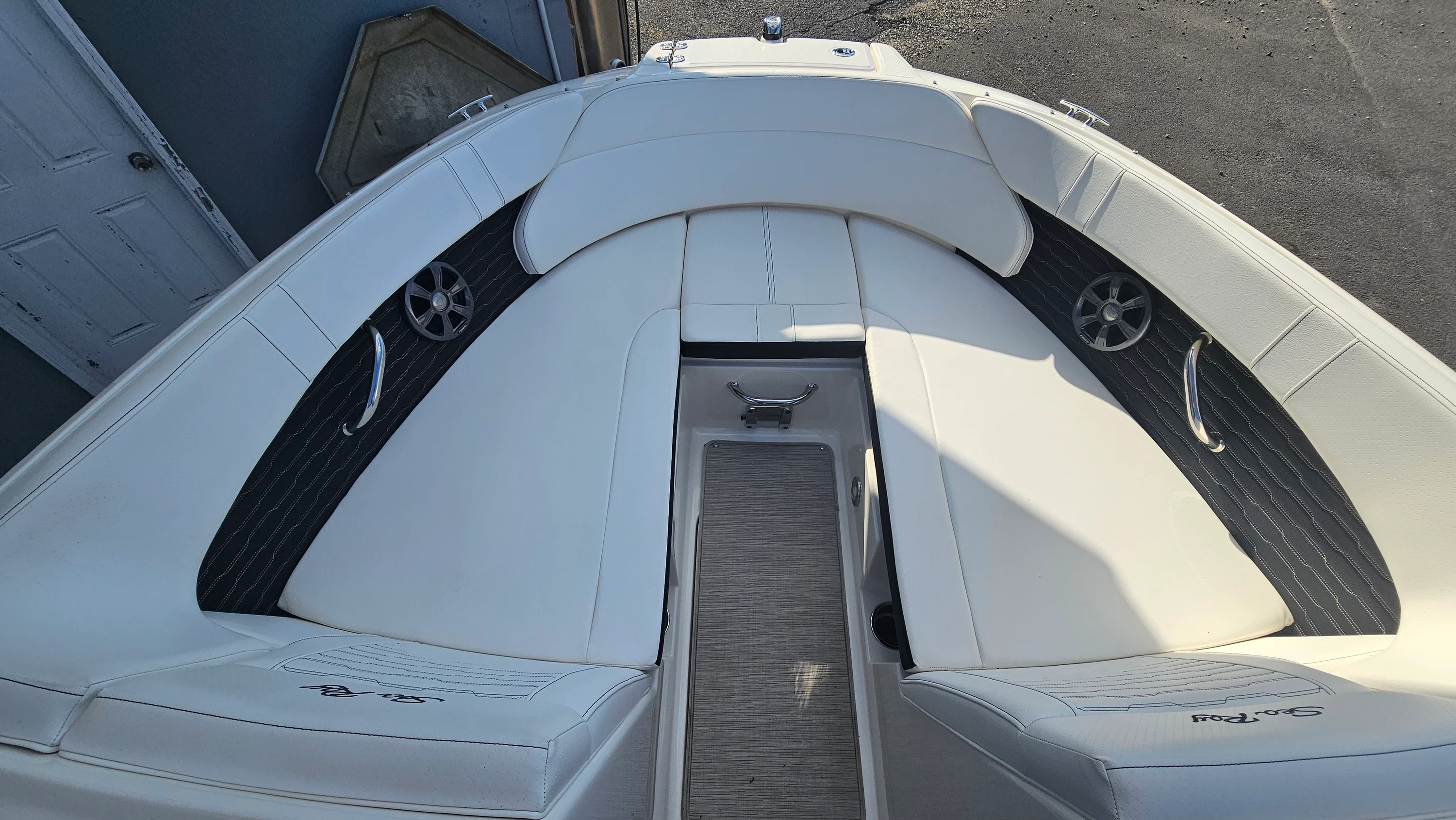2021 Sea Ray SPX 230 Image Thumbnail #4