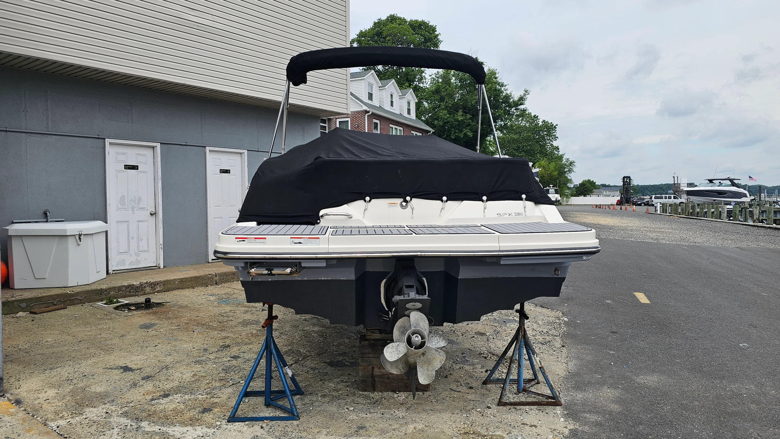 2021 Sea Ray SPX 230 Image Thumbnail #3