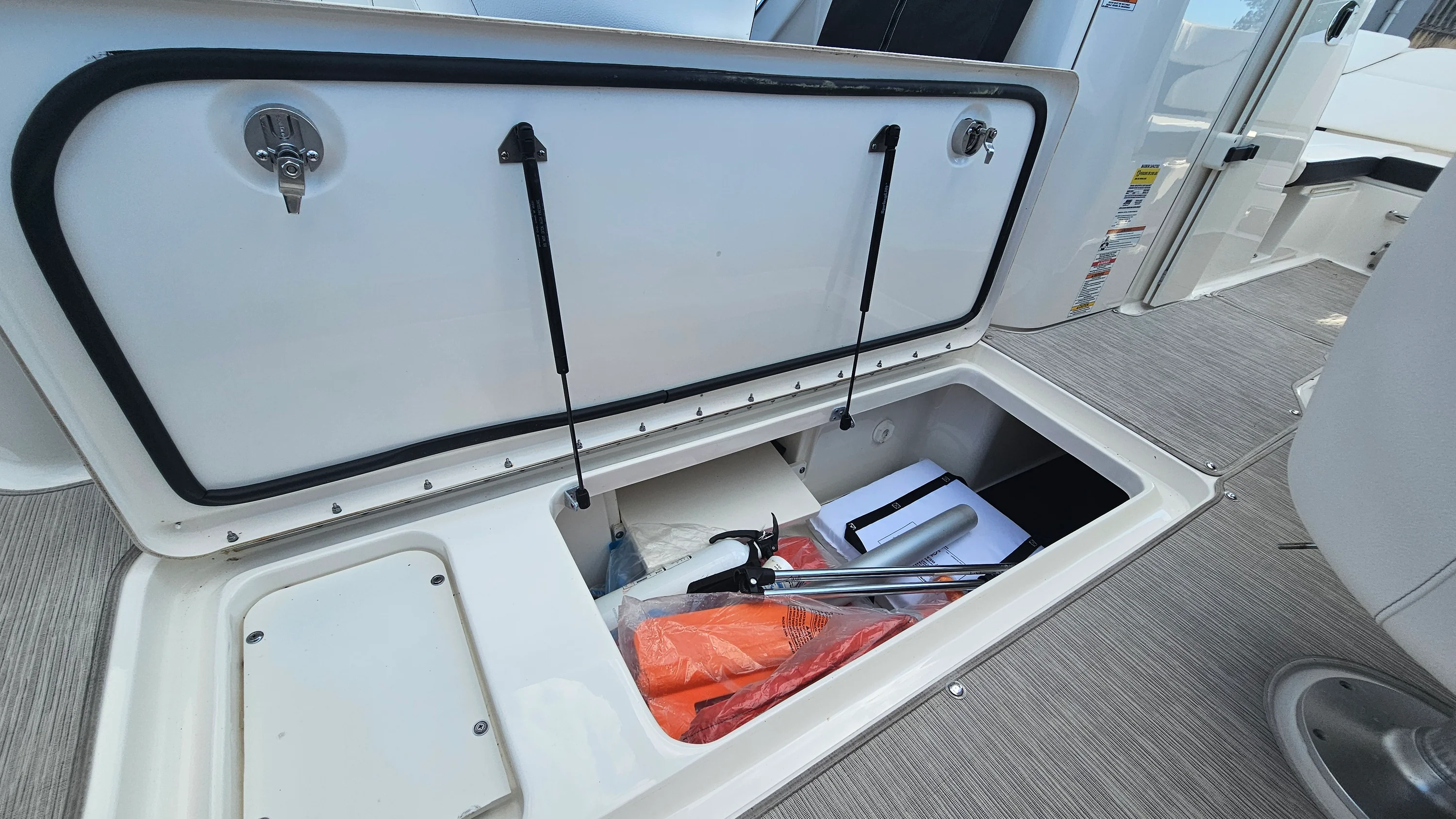 2021 Sea Ray SPX 230 Image Thumbnail #19
