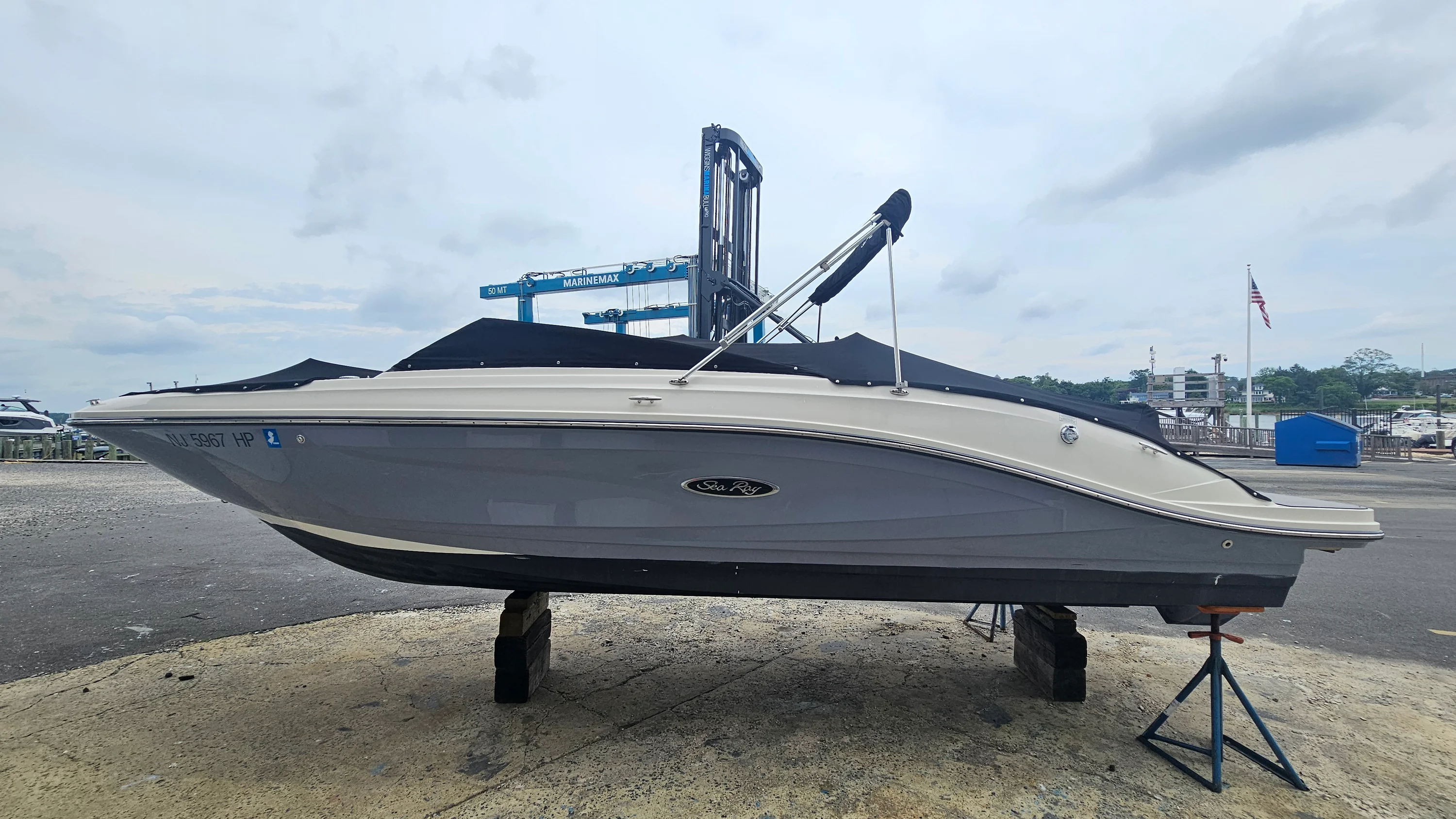 2021 Sea Ray SPX 230 Image Thumbnail #0