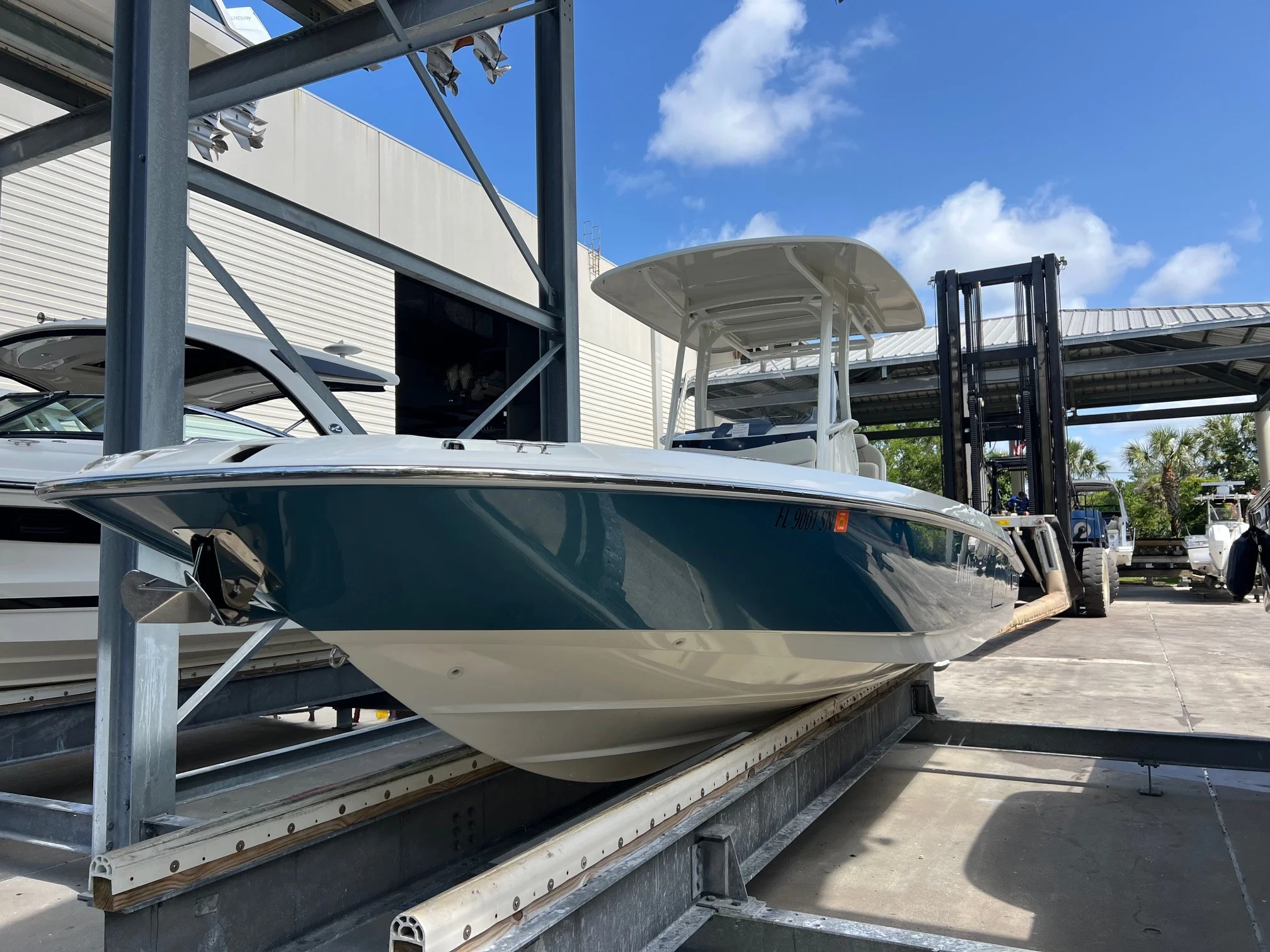 2020 Boston Whaler 270 DAUNTLESS Image Thumbnail #0