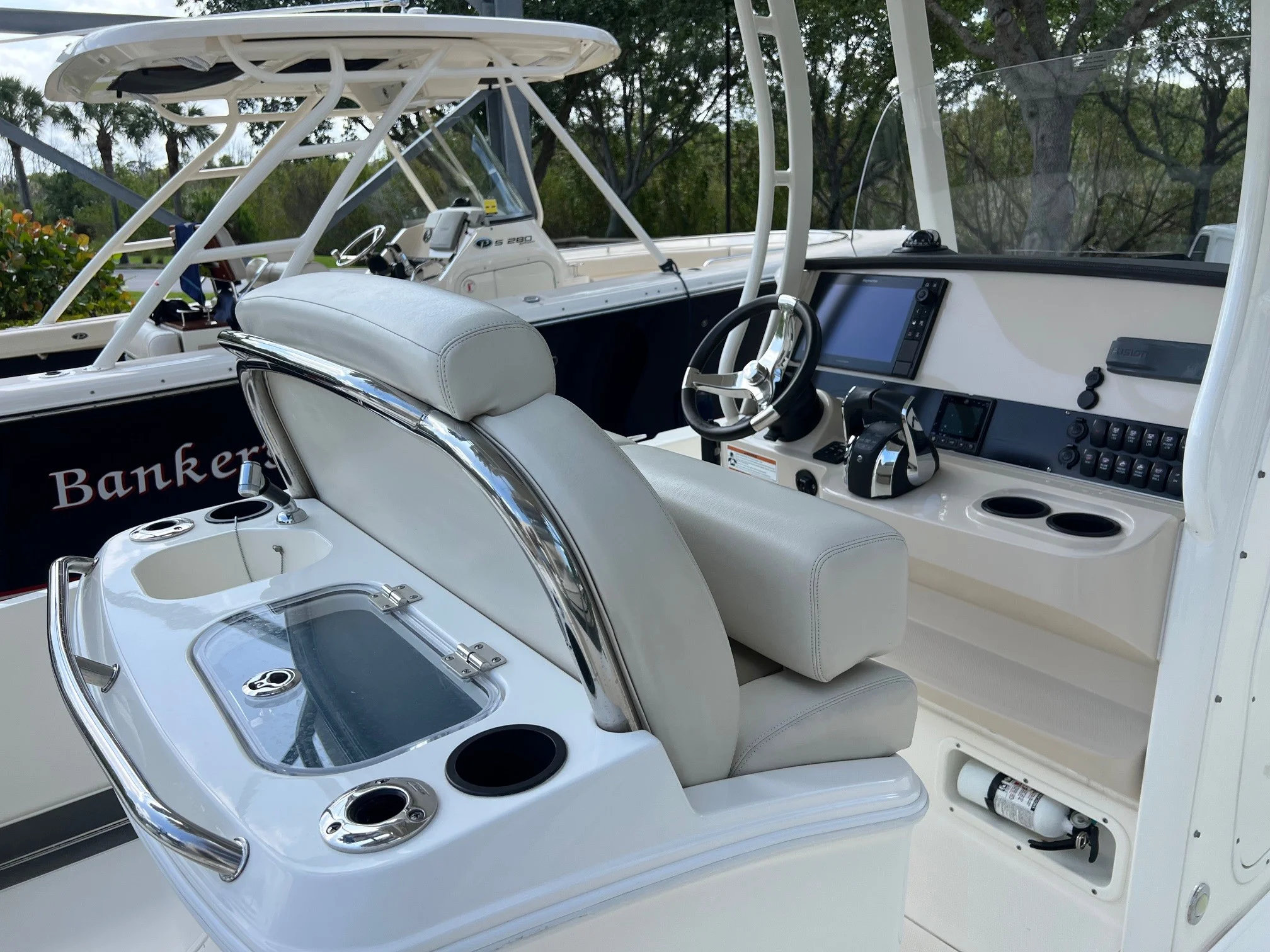 2020 Boston Whaler 270 DAUNTLESS Image Thumbnail #8