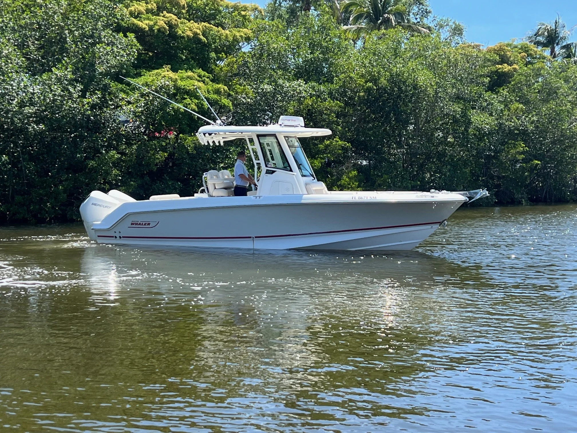 2019 Boston Whaler 250 OUTRAGE Image Thumbnail #1
