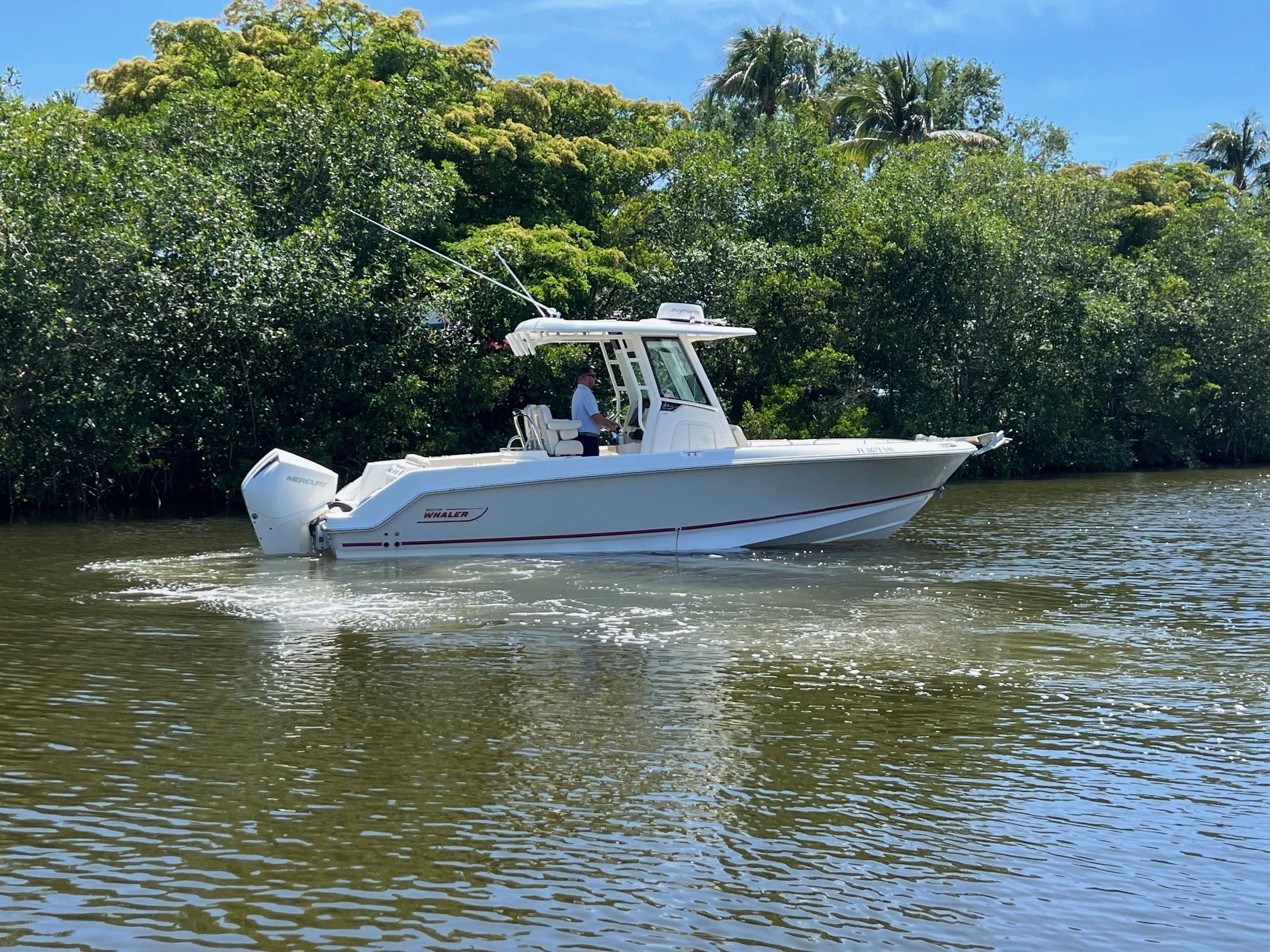 2019 Boston Whaler 250 OUTRAGE Image Thumbnail #2