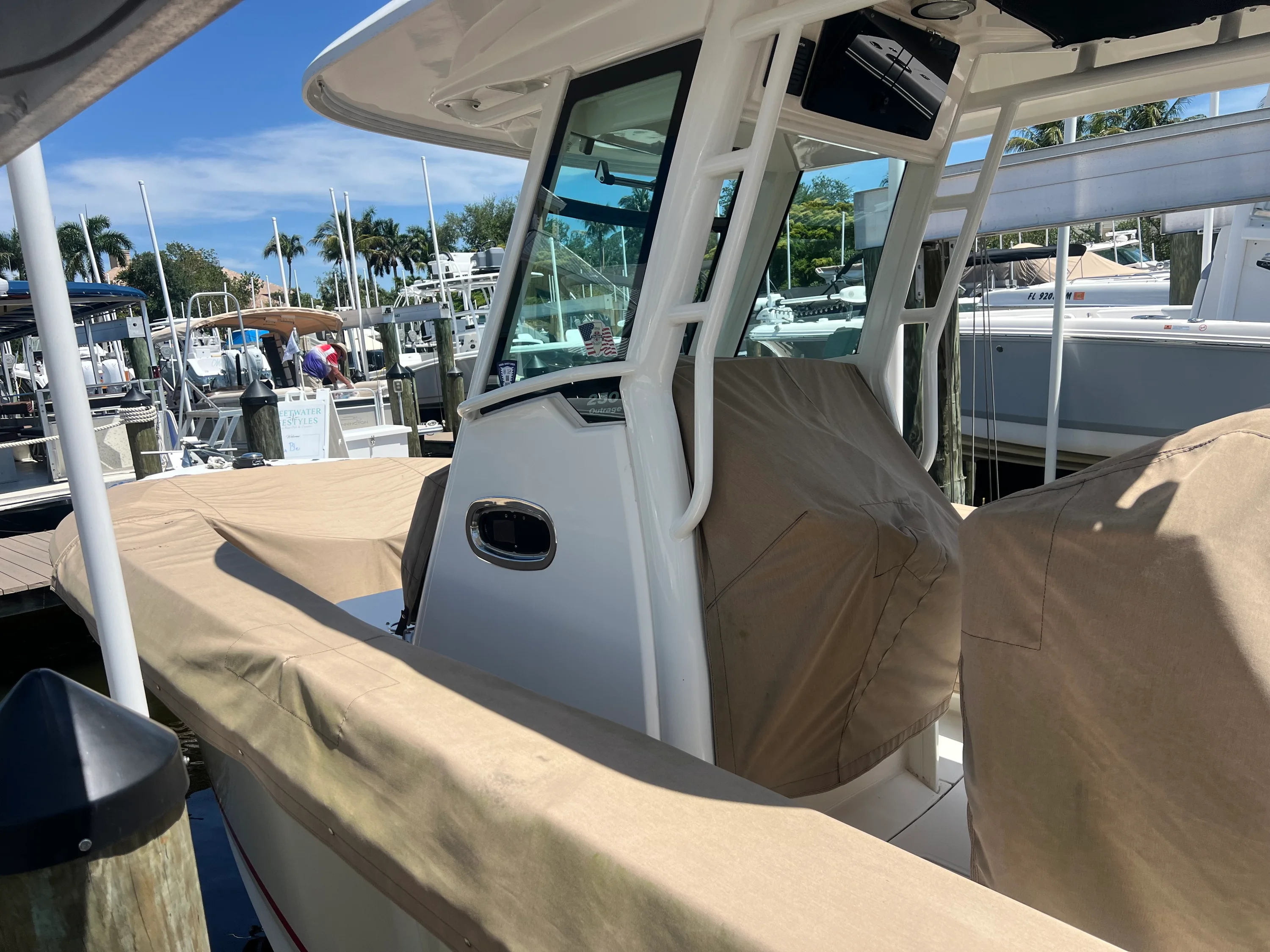 2019 Boston Whaler 250 OUTRAGE Image Thumbnail #17