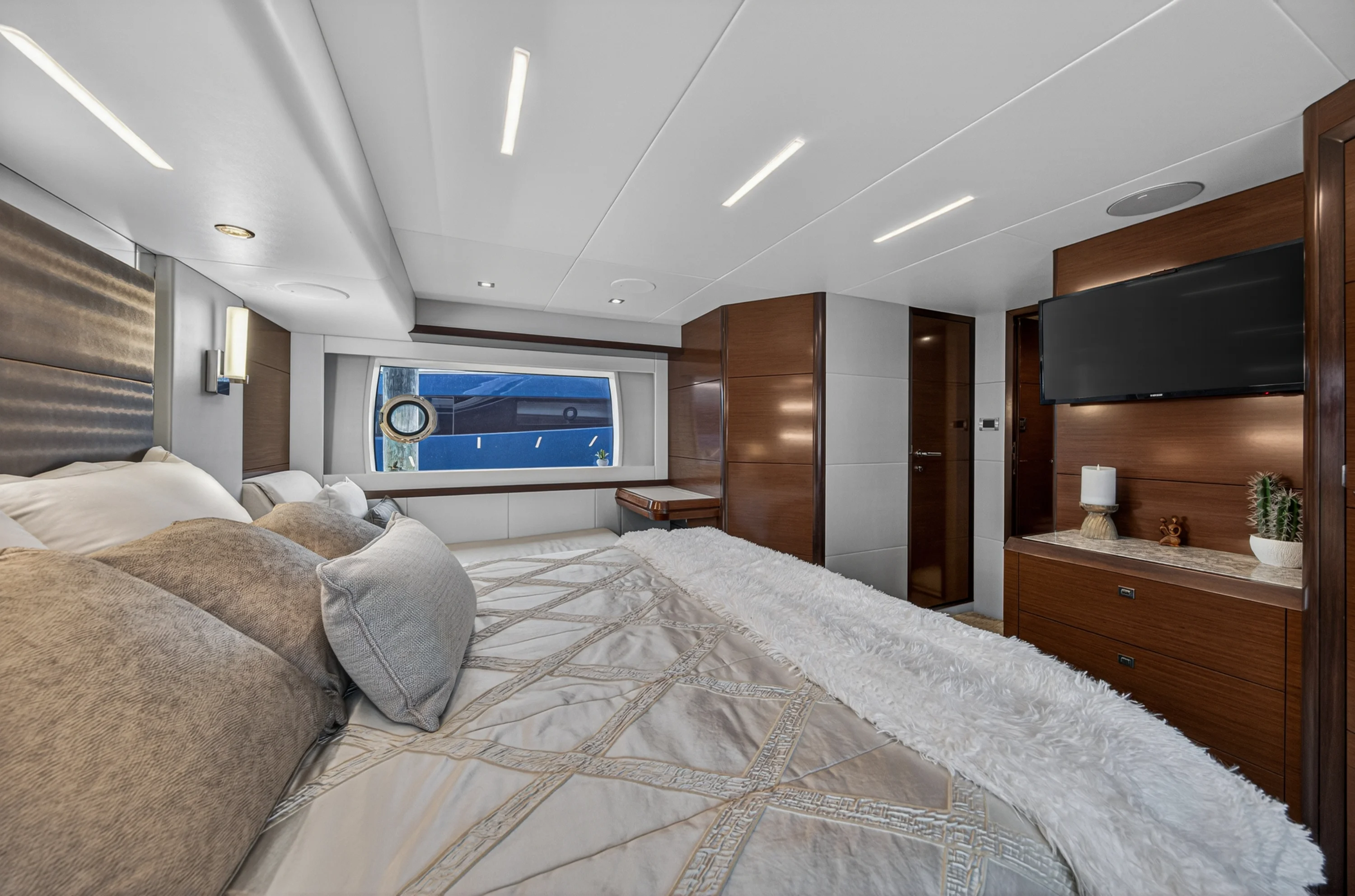 2021 Ocean Alexander 70E Image Thumbnail #67