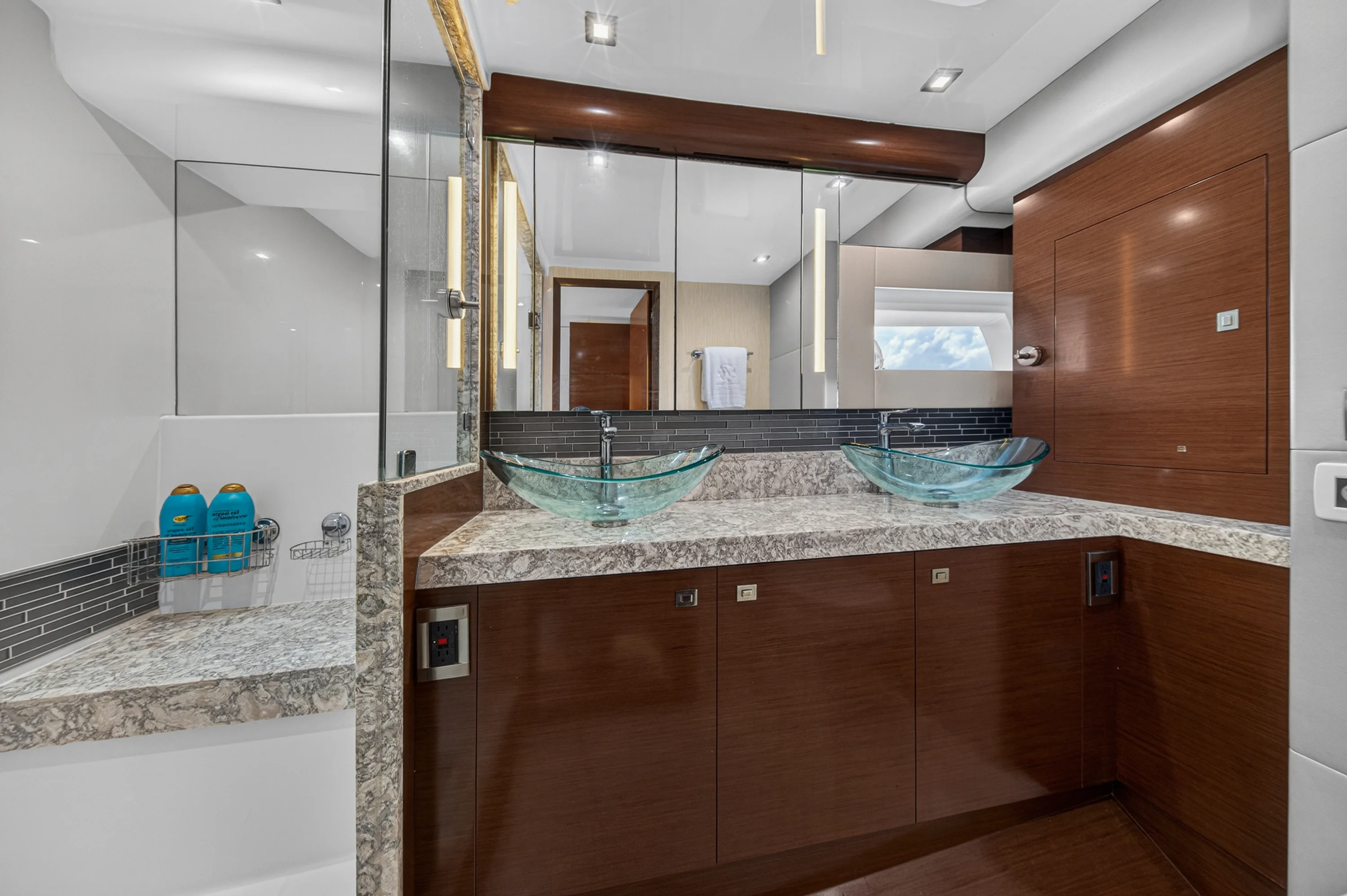 2021 Ocean Alexander 70E Image Thumbnail #68