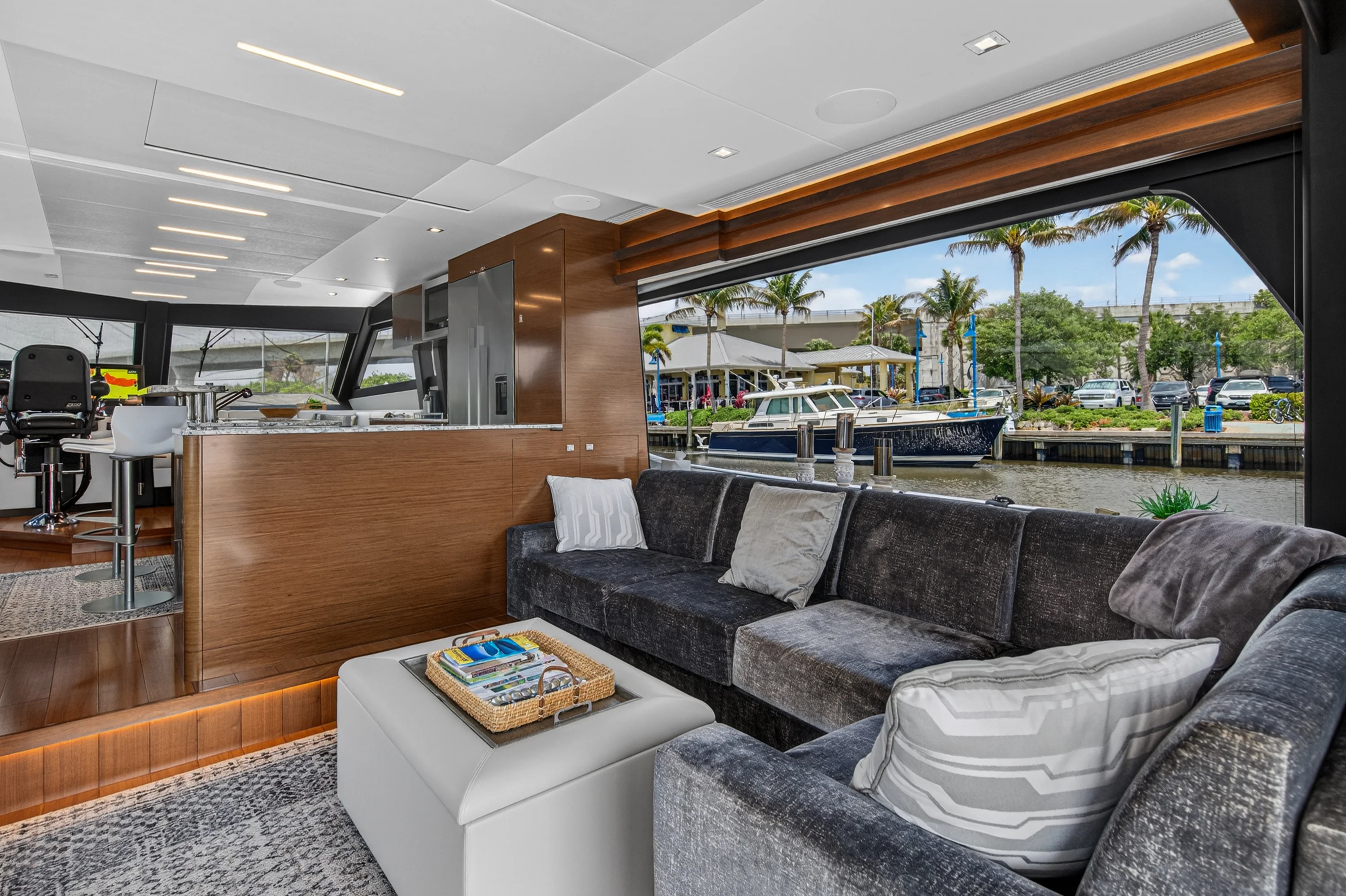 2021 Ocean Alexander 70E Image Thumbnail #12