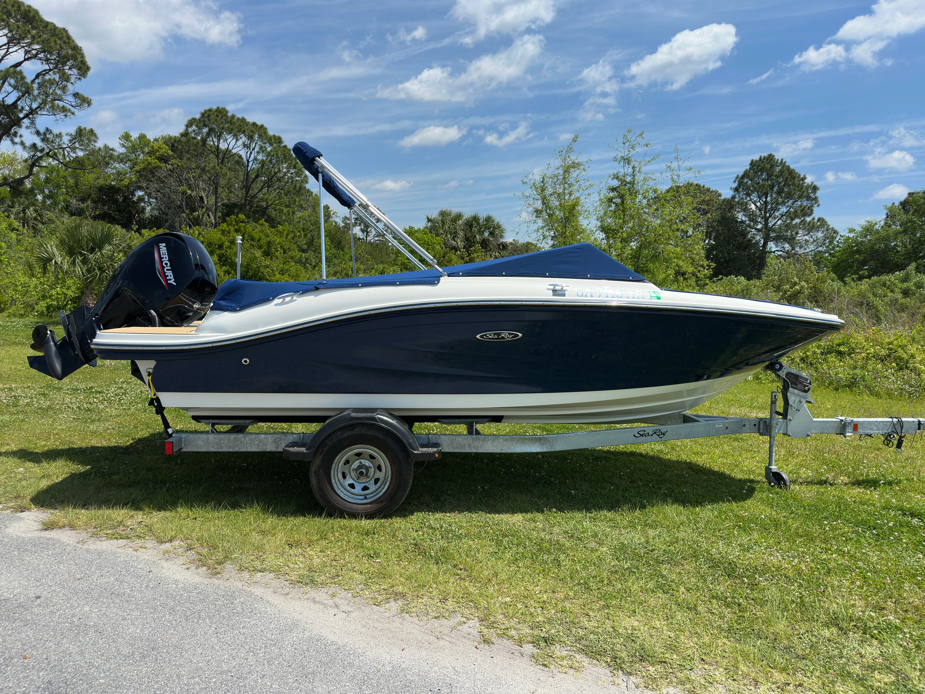 2021 Sea Ray SPX 190 Image Thumbnail #0
