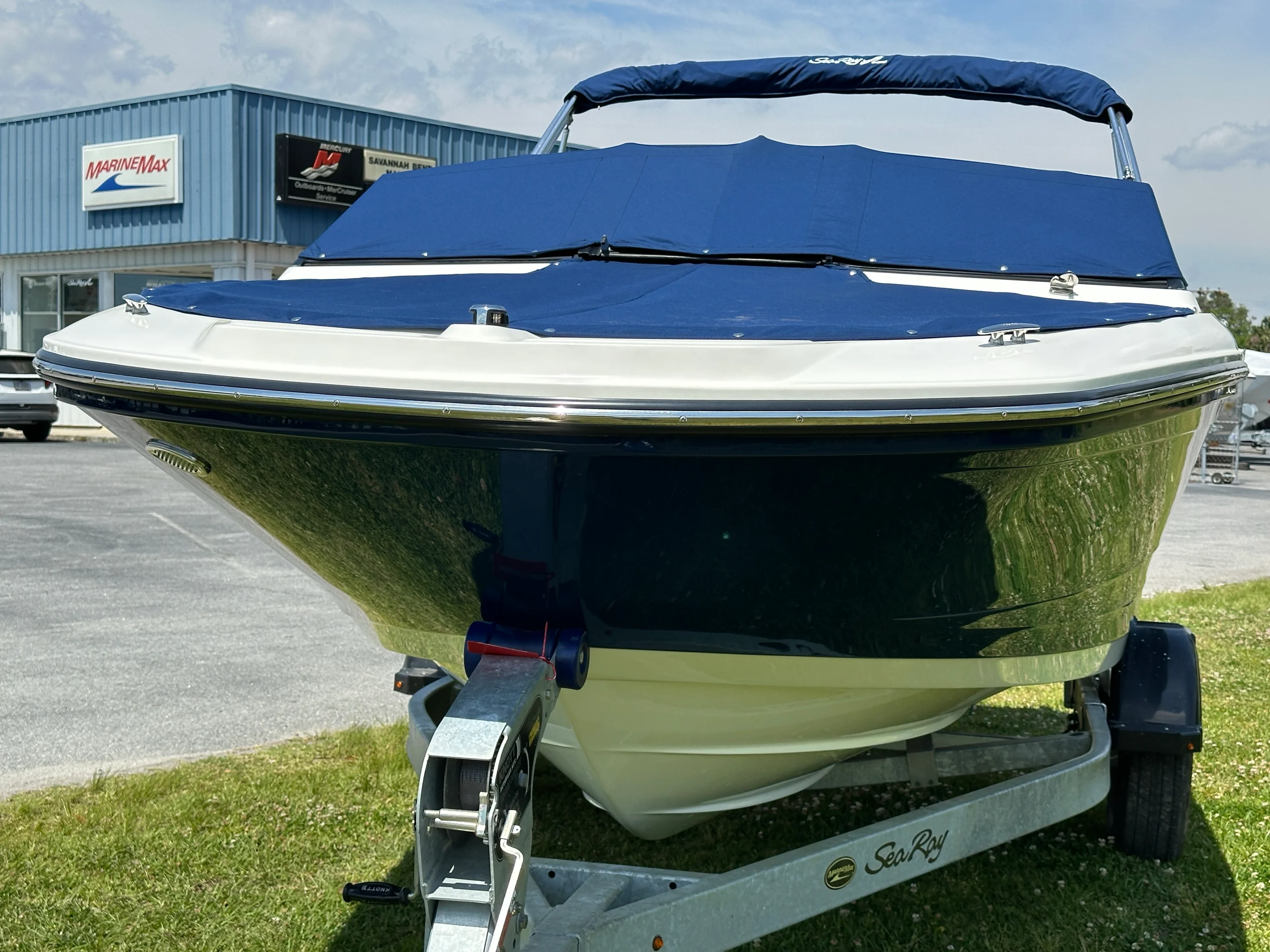 2021 Sea Ray SPX 190 Image Thumbnail #3