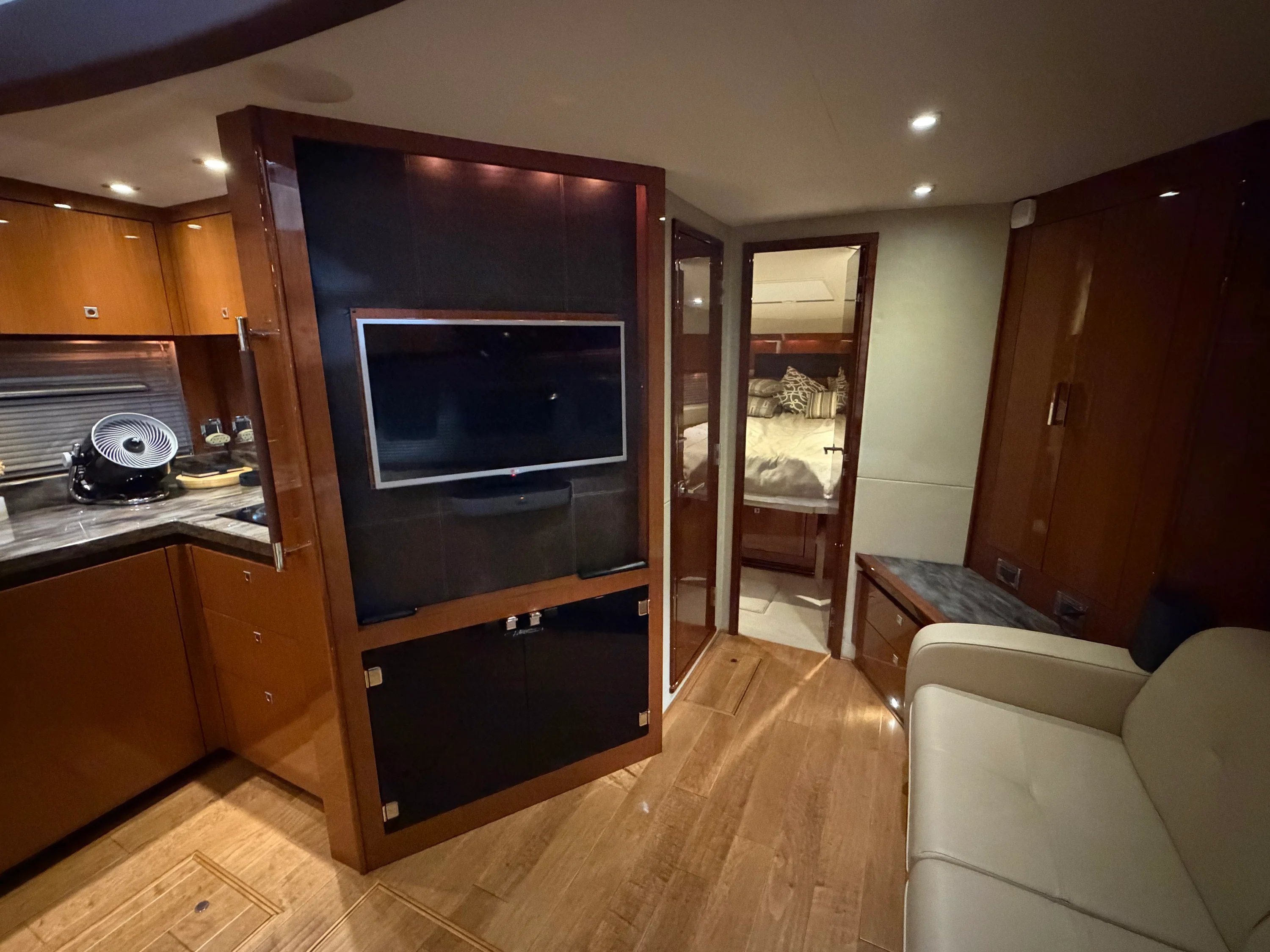 2015 Sea Ray 510 SUNDANCER Image Thumbnail #22