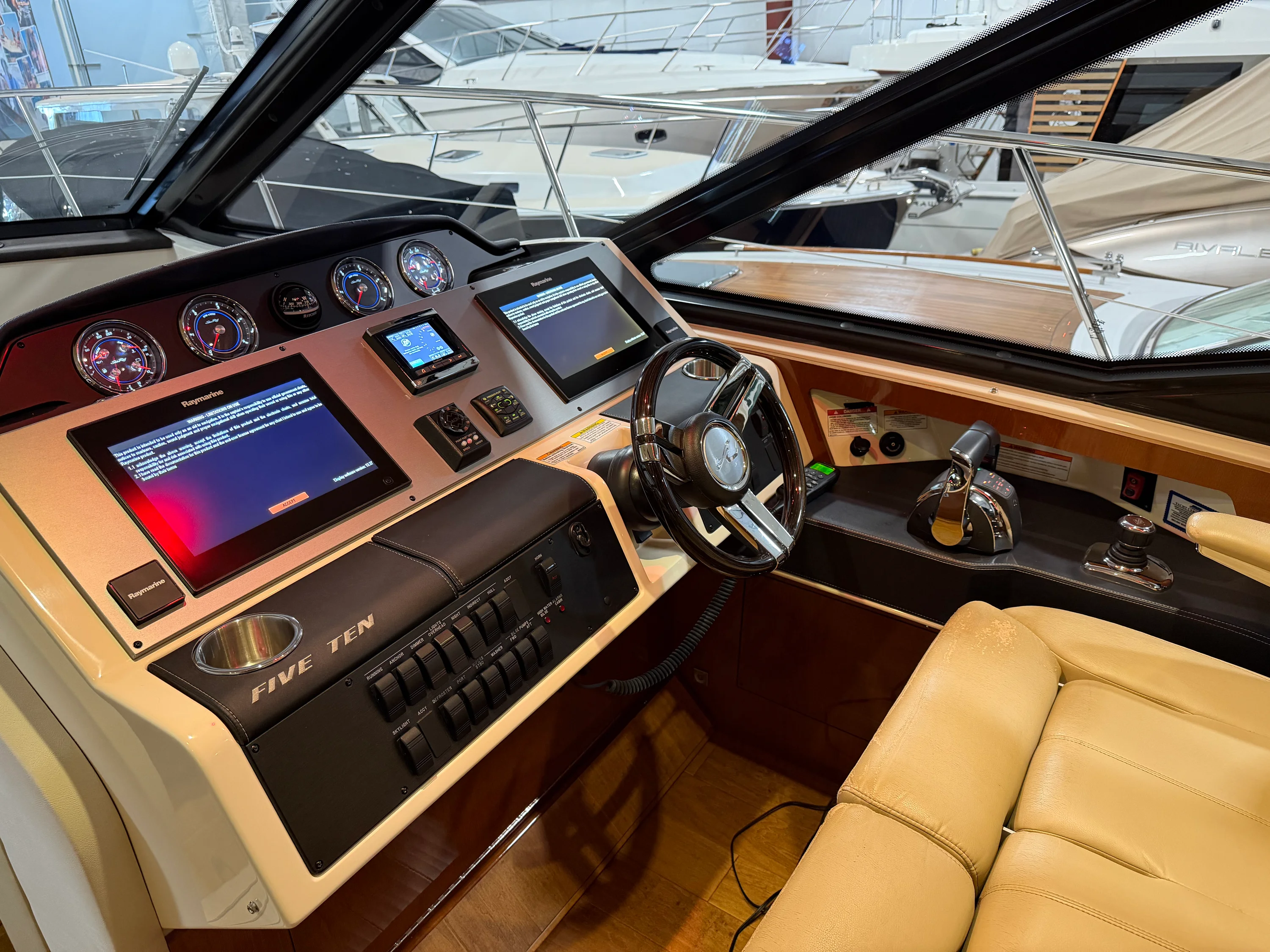 2015 Sea Ray 510 SUNDANCER Image Thumbnail #17
