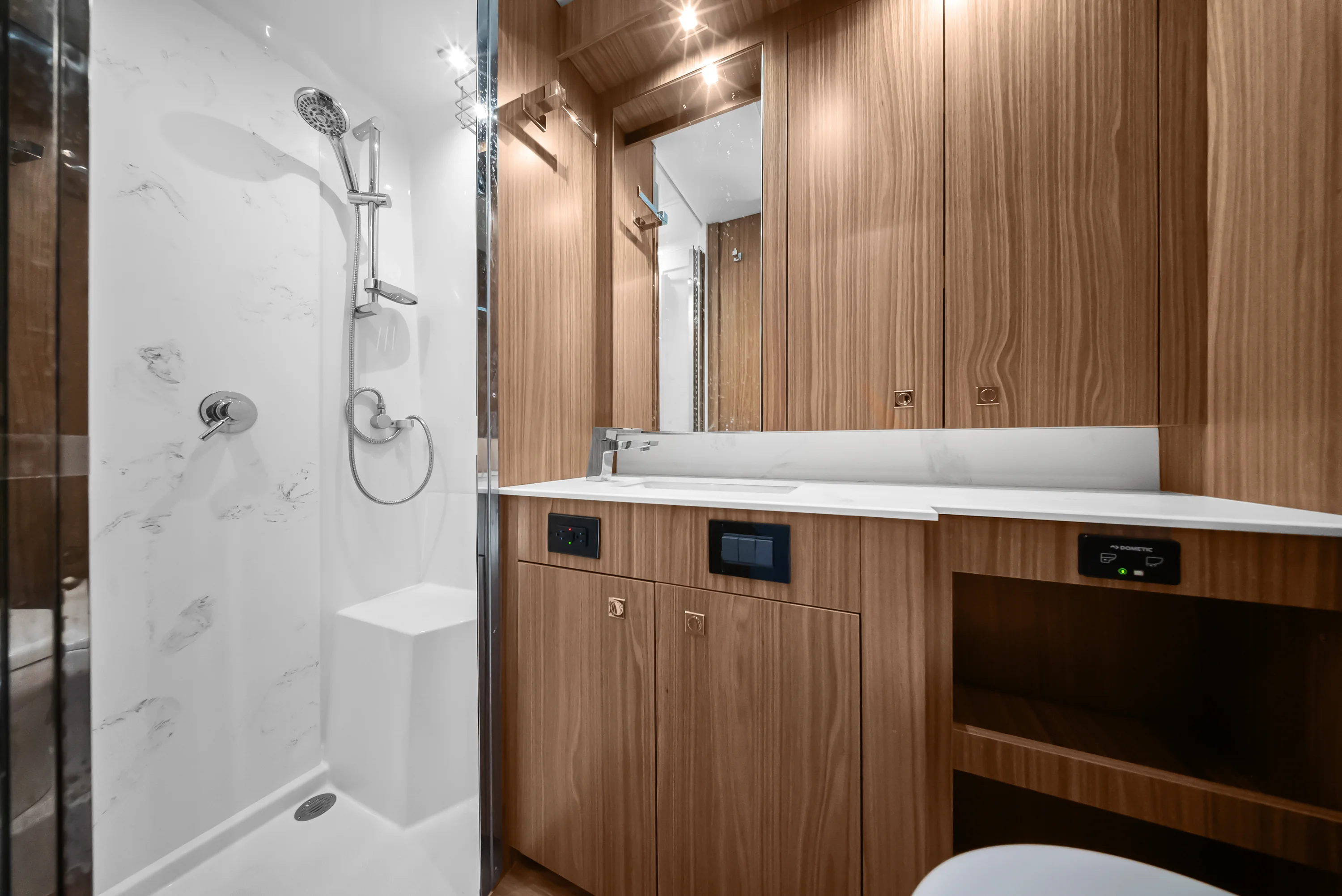 2025 Cruisers Yachts 50 Cantius Image Thumbnail #73