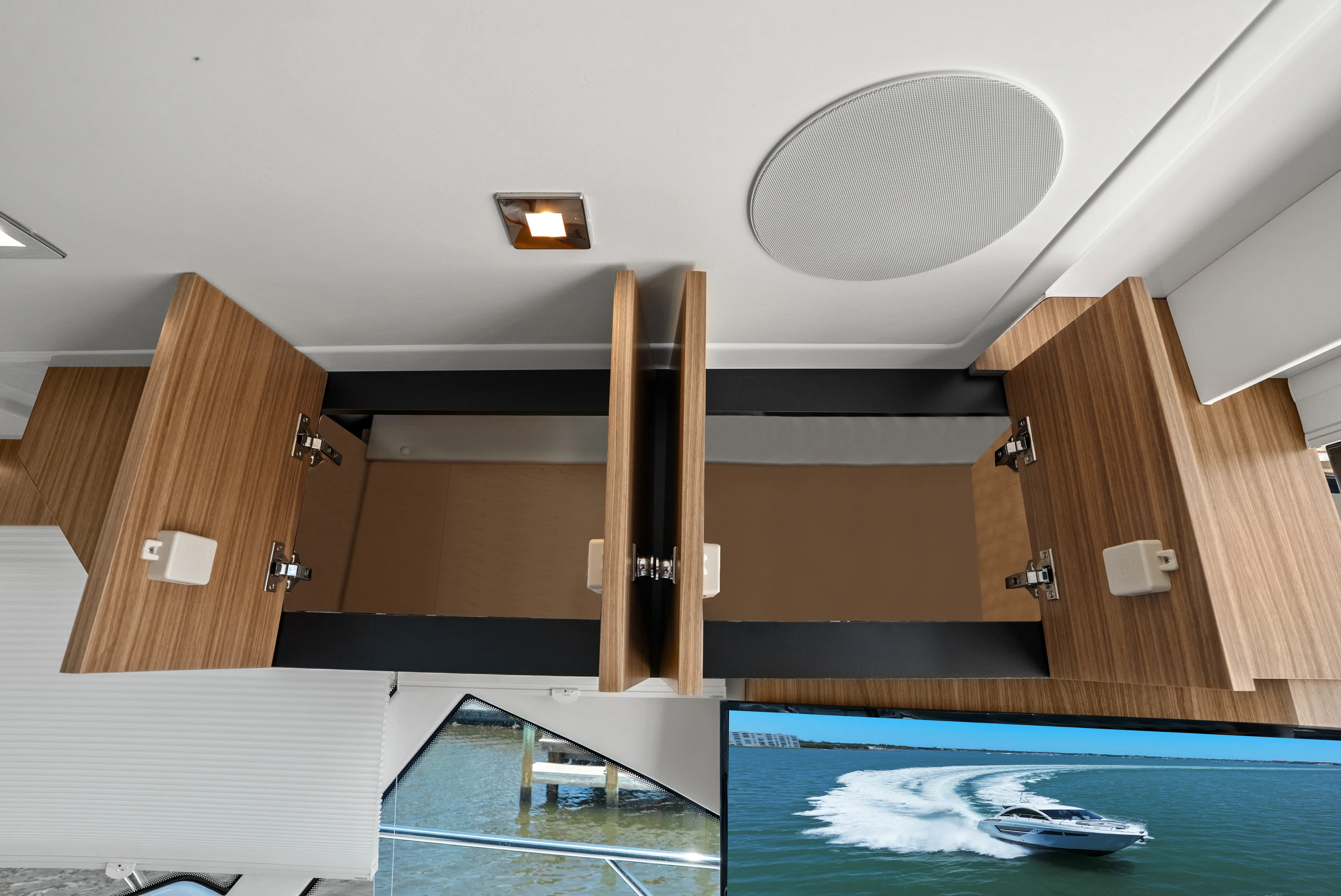 2025 Cruisers Yachts 50 Cantius Image Thumbnail #32