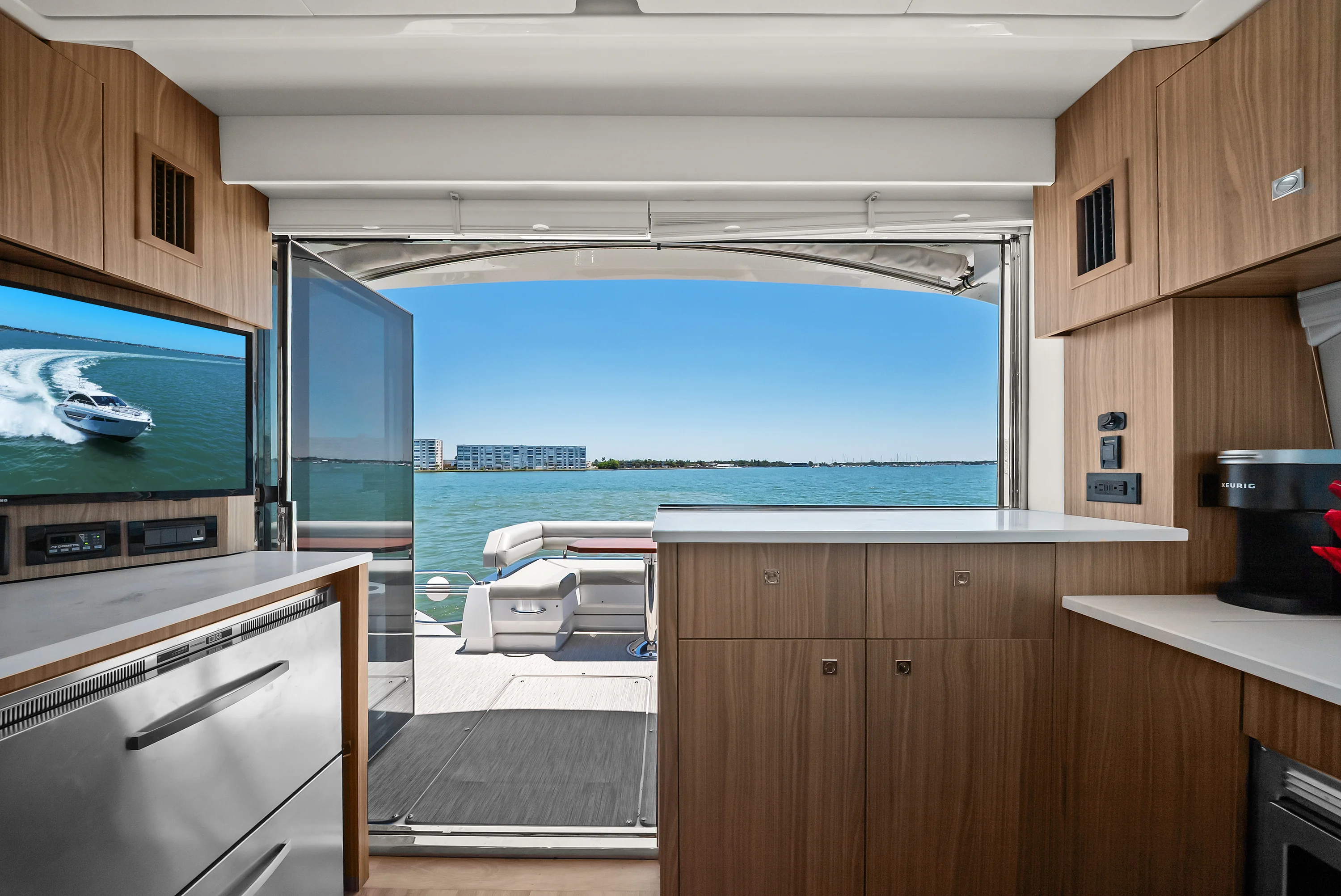 2025 Cruisers Yachts 50 Cantius Image Thumbnail #31
