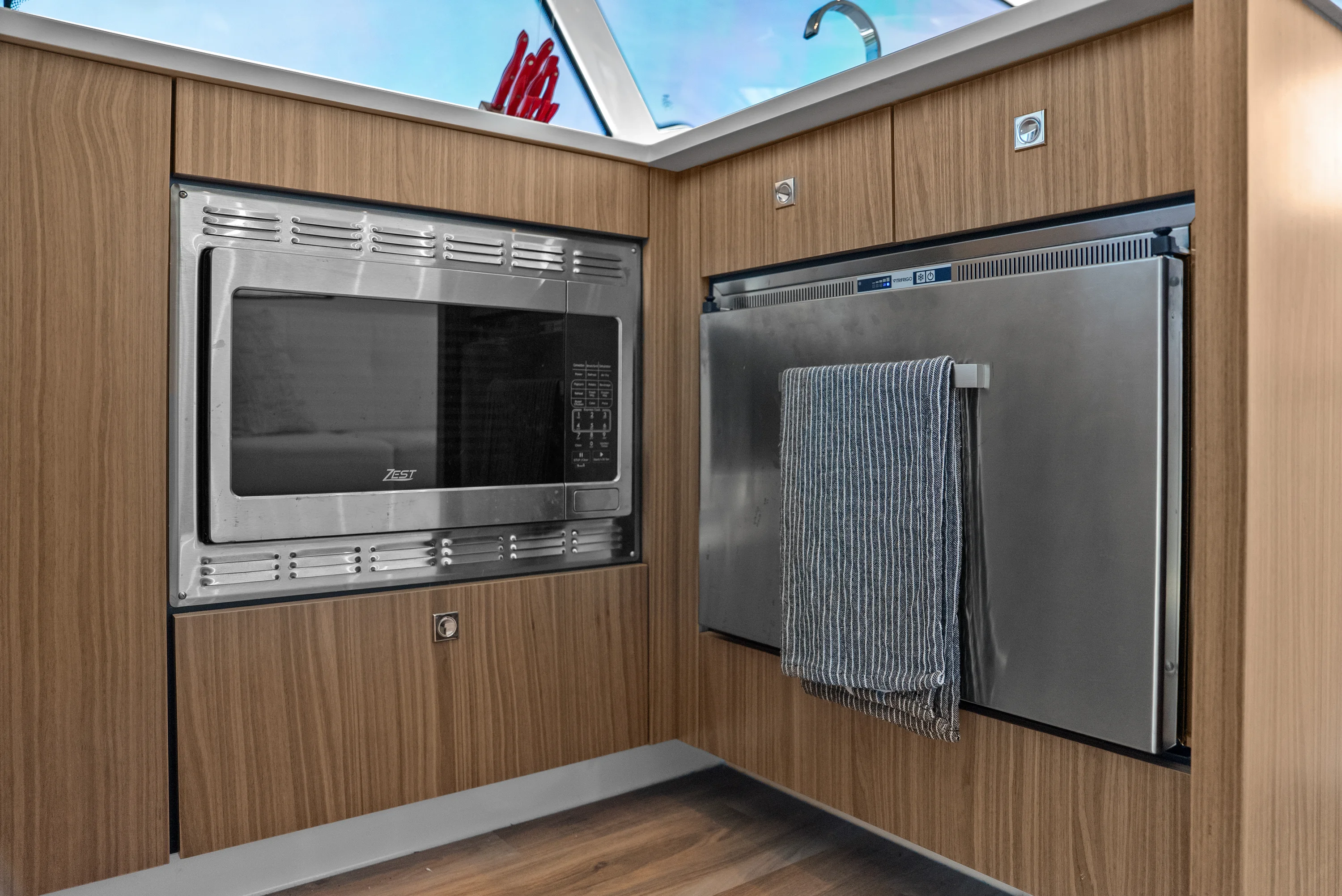 2025 Cruisers Yachts 50 Cantius Image Thumbnail #37