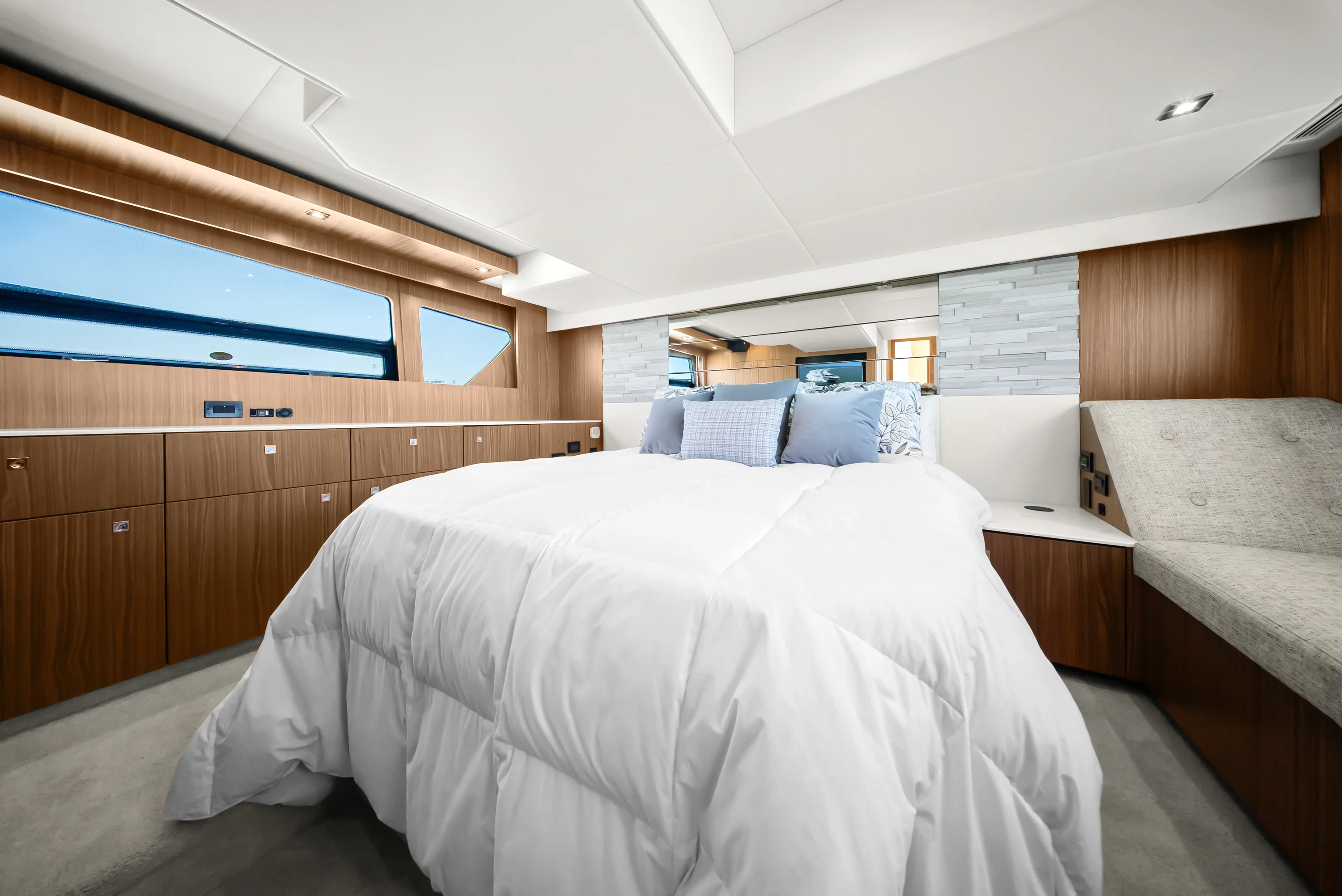2025 Cruisers Yachts 50 Cantius Image Thumbnail #76