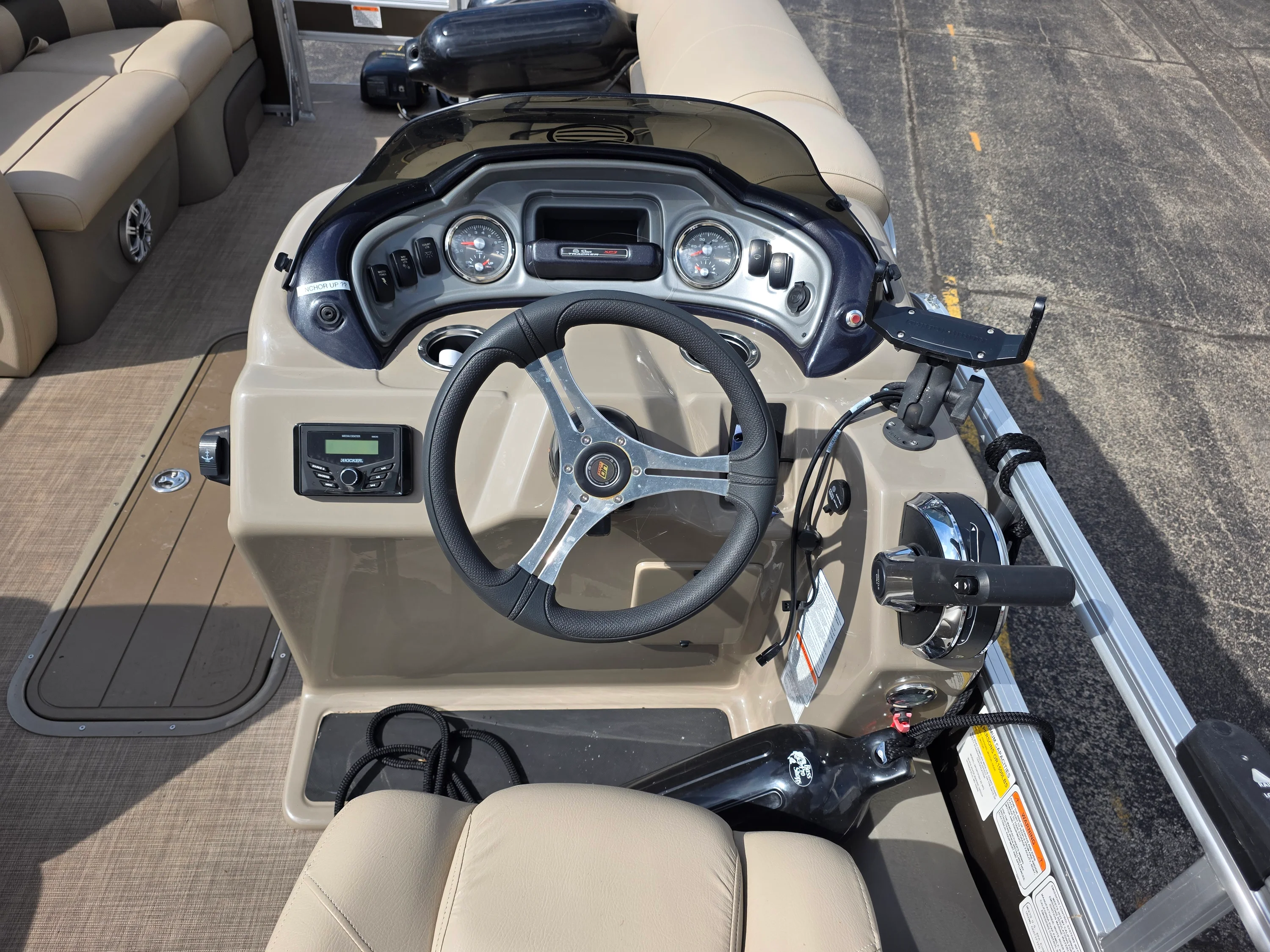 2023 Tracker SPORT FISH 22XP3 Image Thumbnail #5
