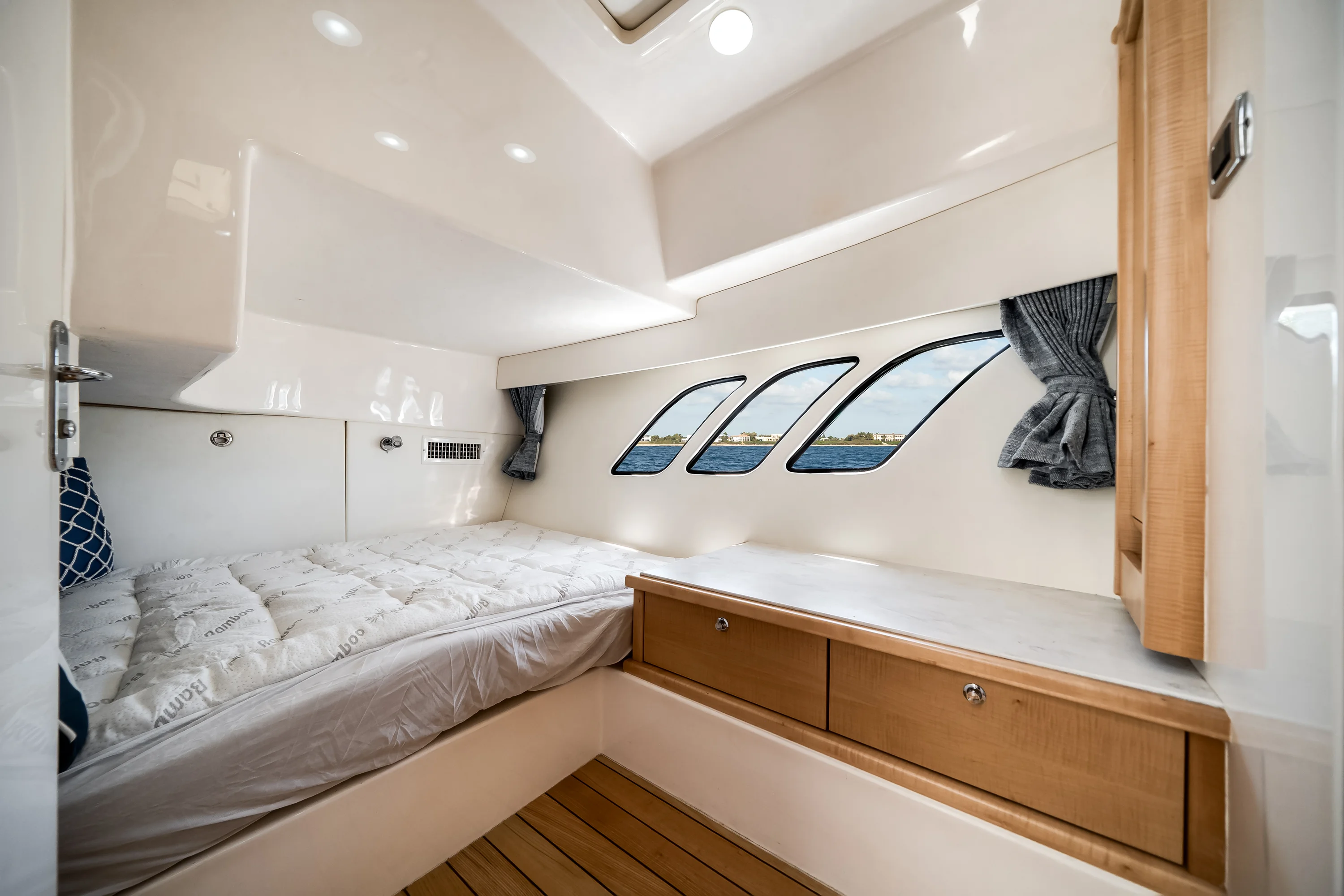 2018 Intrepid 475 SPORT YACHT Image Thumbnail #45