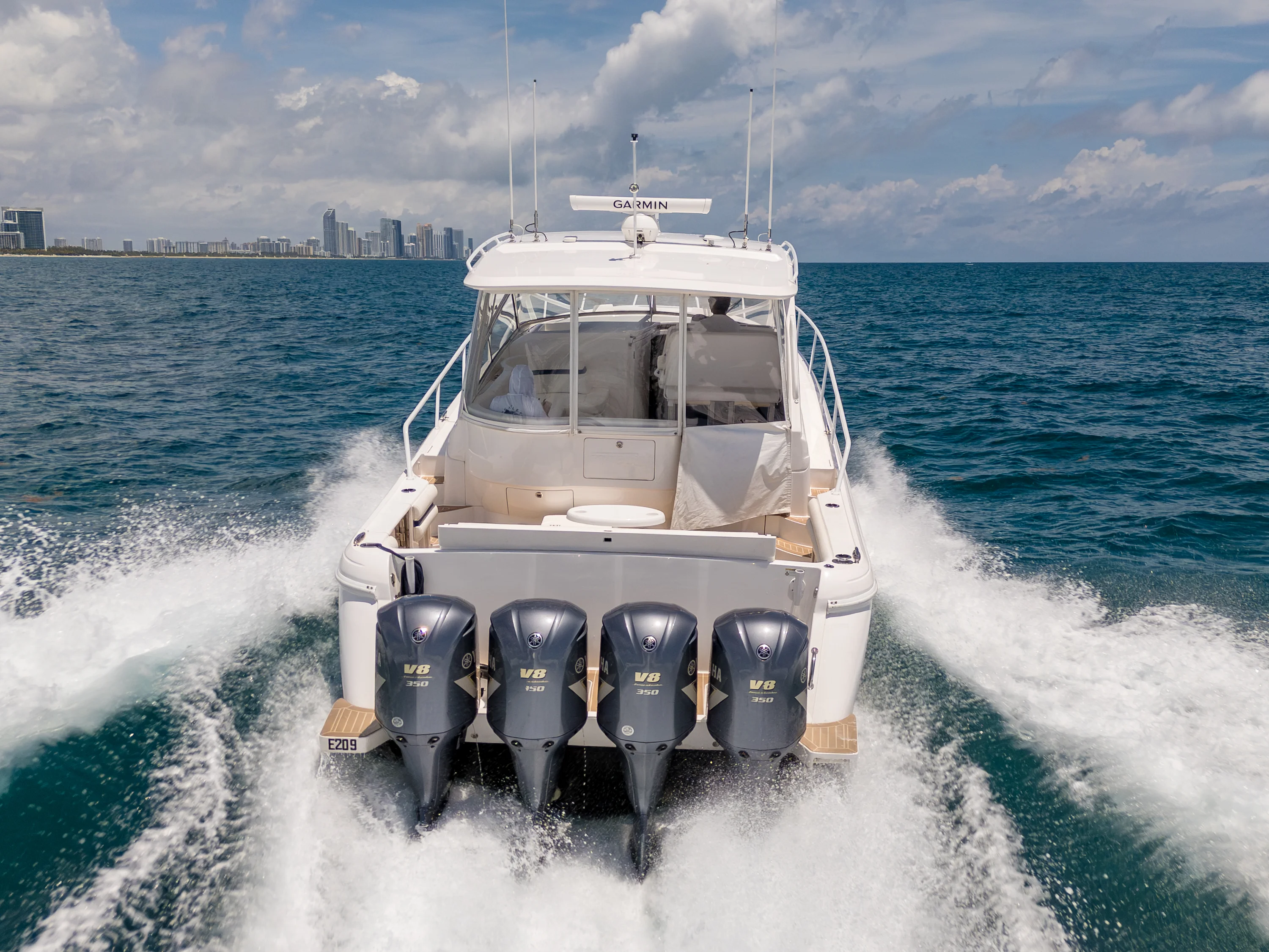 2018 Intrepid 475 SPORT YACHT Image Thumbnail #4