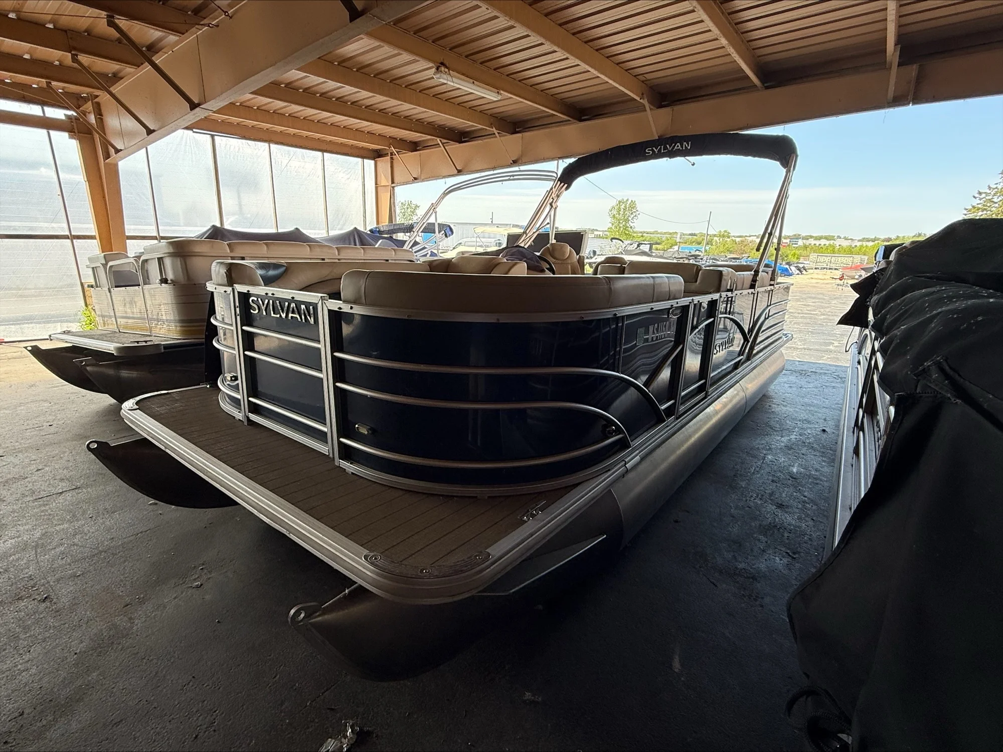 2018 Sylvan 8522 Image Thumbnail #0