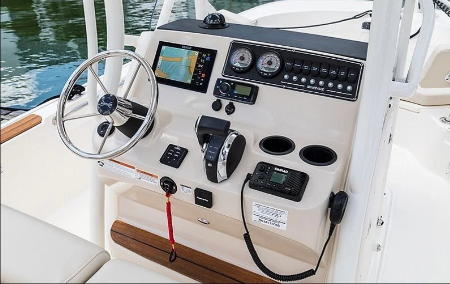 2022 Boston Whaler 210 MONTAUK Image Thumbnail #5