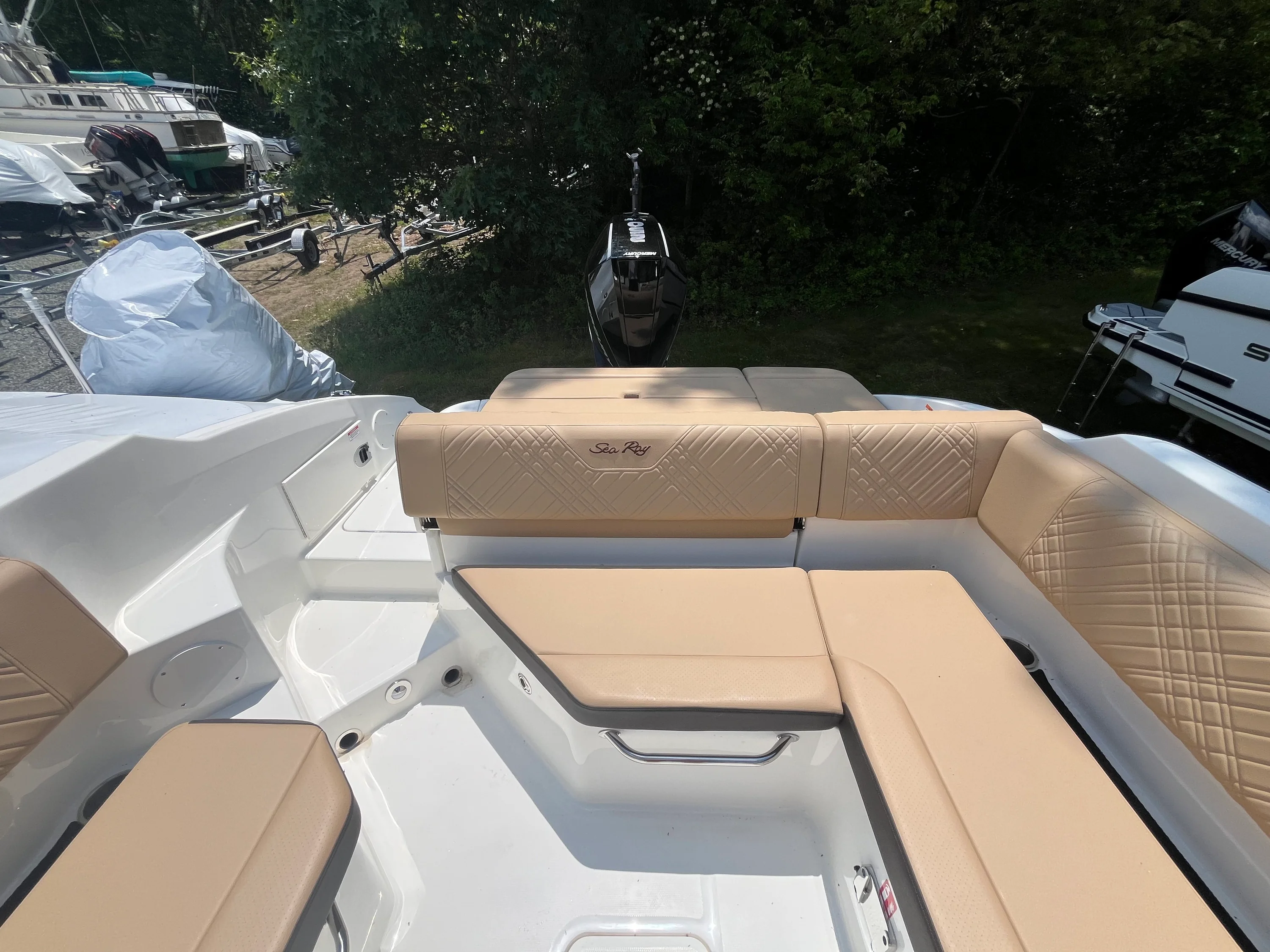 2026 Sea Ray SDX 250 Outboard Image Thumbnail #4