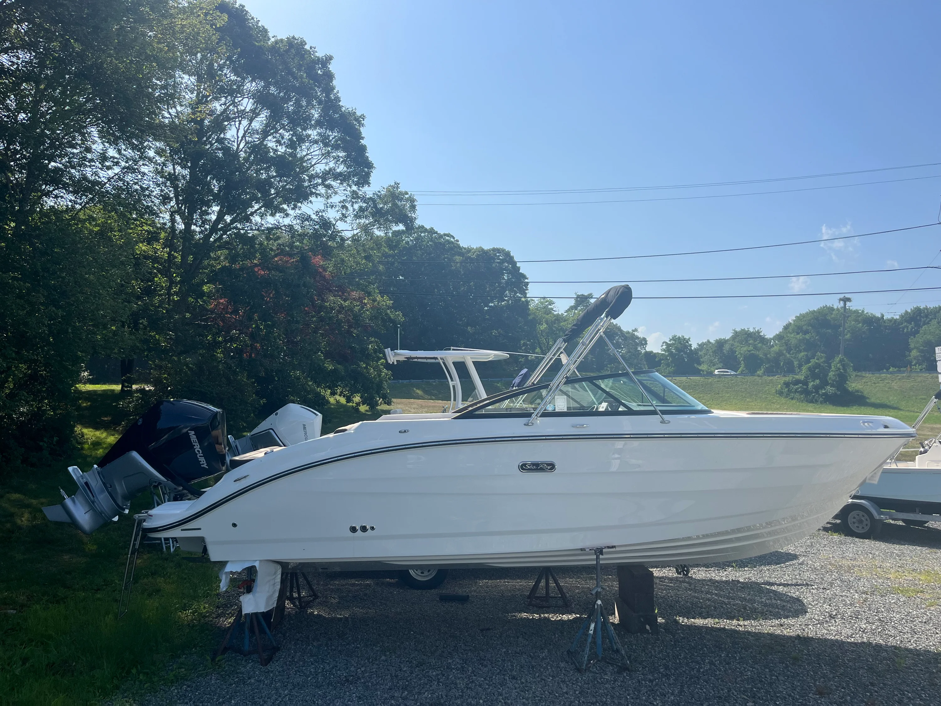 2026 Sea Ray SDX 250 Outboard Image Thumbnail #1