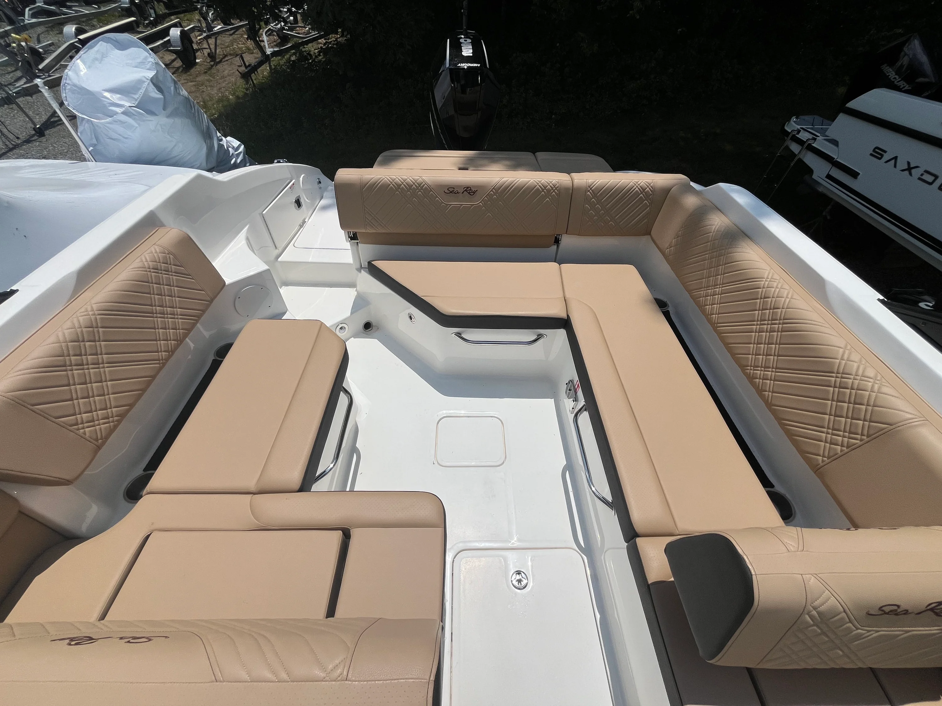 2026 Sea Ray SDX 250 Outboard Image Thumbnail #5