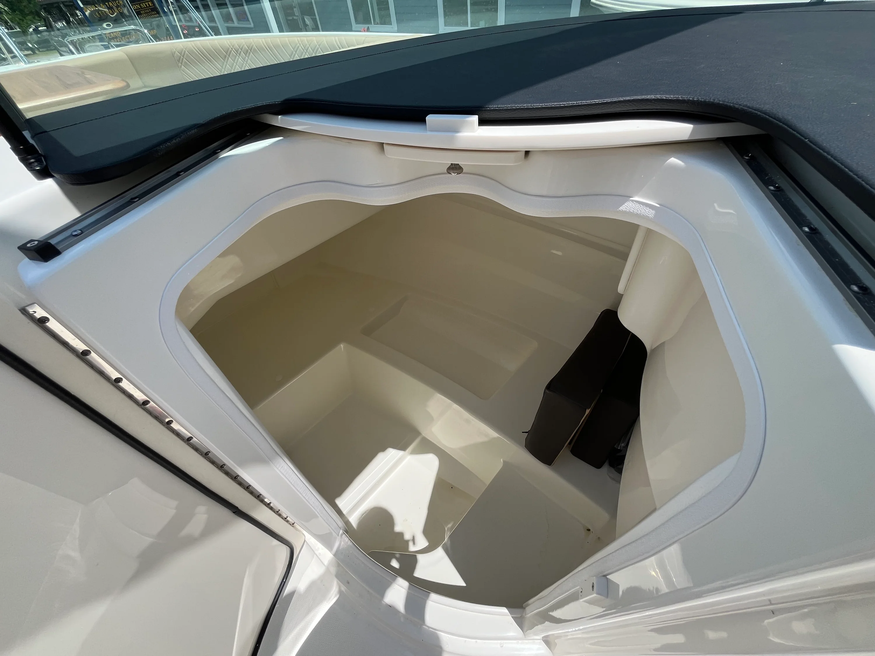 2026 Sea Ray SDX 250 Outboard Image Thumbnail #16