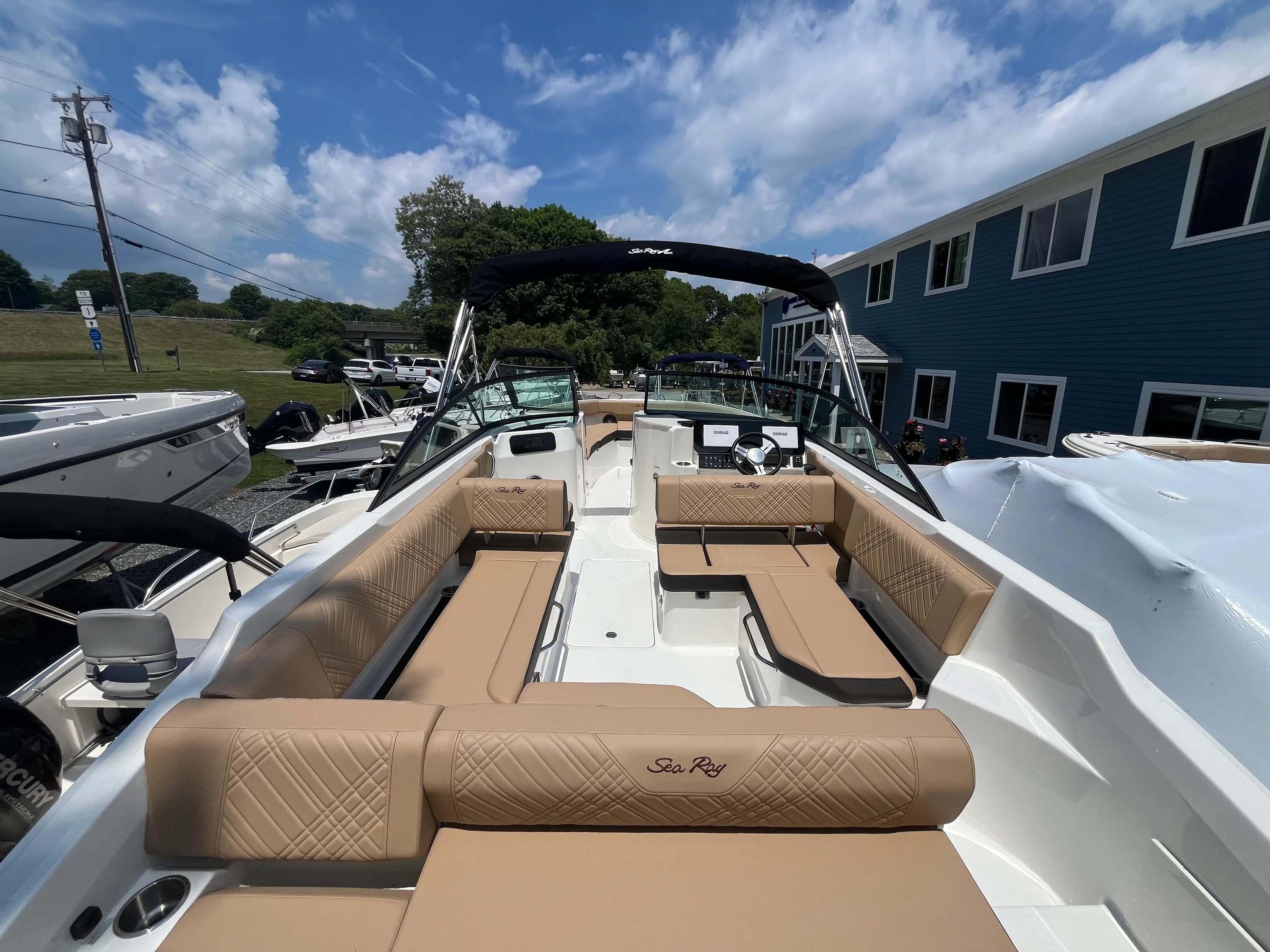 2026 Sea Ray SDX 250 Outboard Image Thumbnail #3