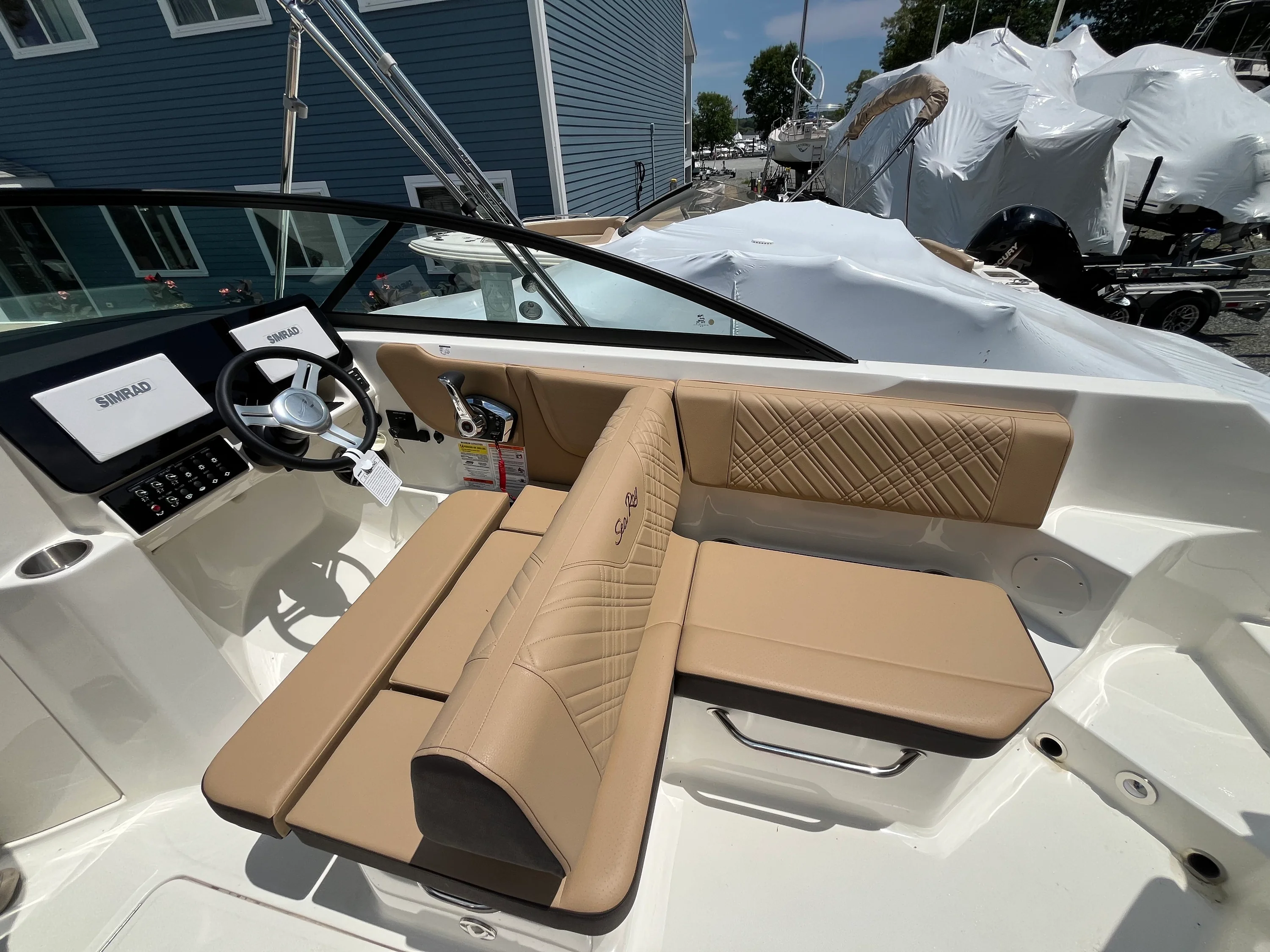 2026 Sea Ray SDX 250 Outboard Image Thumbnail #11