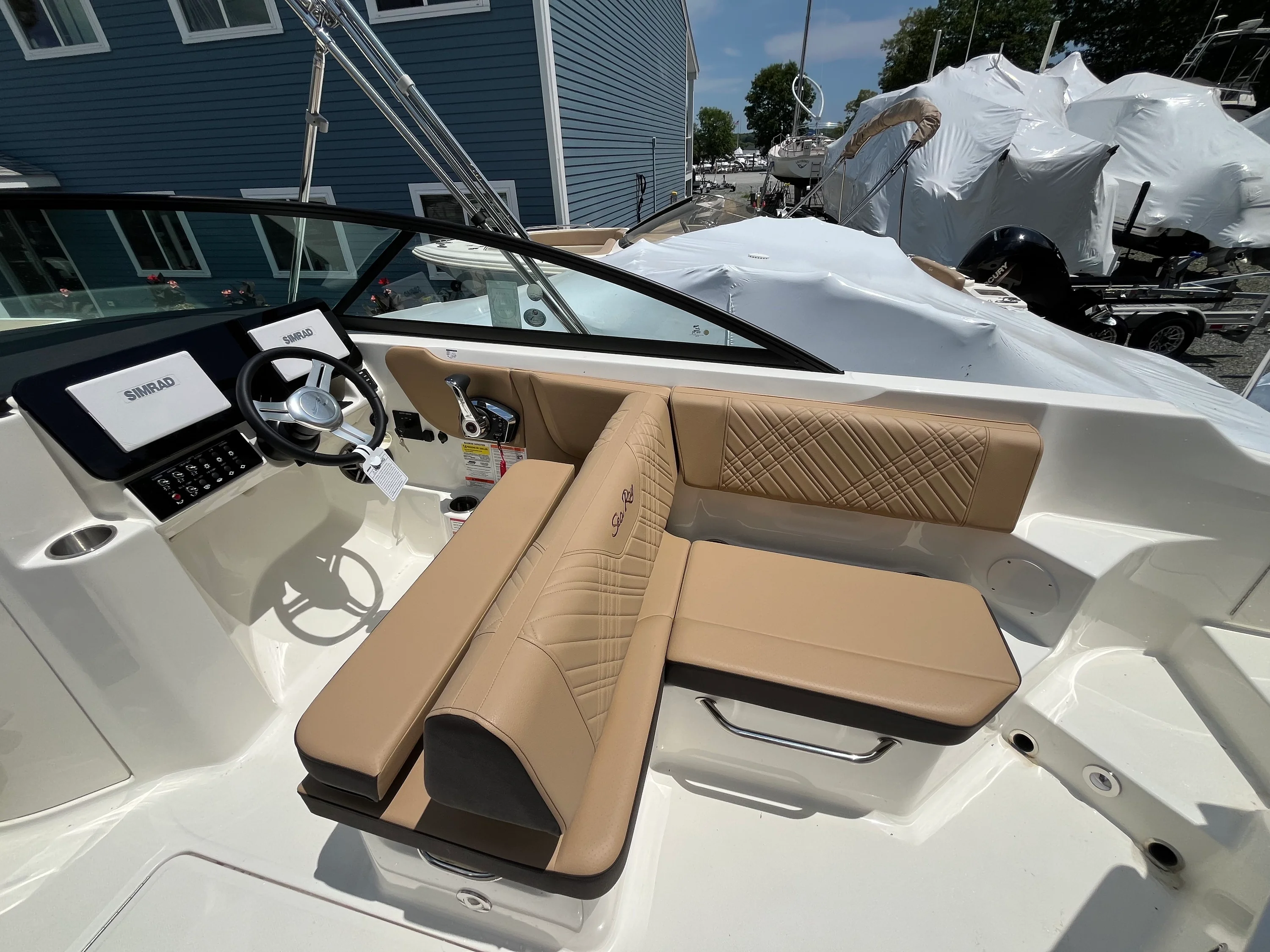 2026 Sea Ray SDX 250 Outboard Image Thumbnail #10