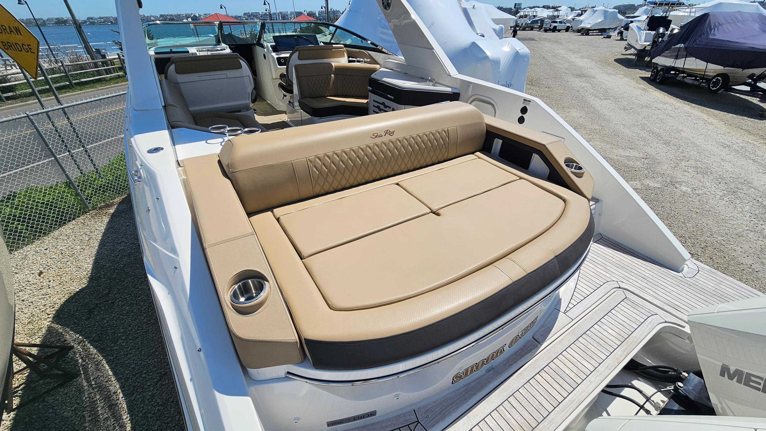 2023 Sea Ray 310 SLX OB Image Thumbnail #12