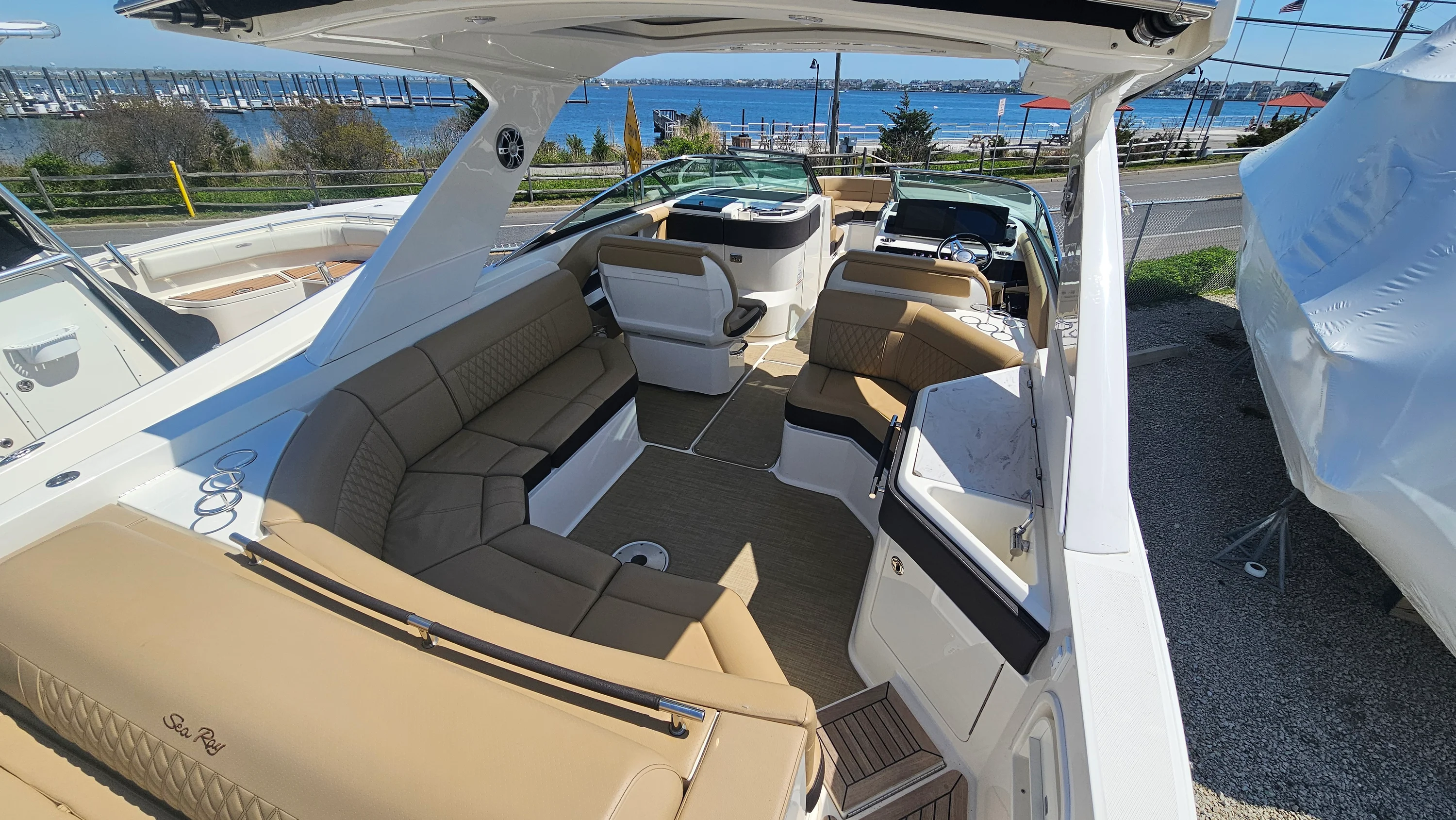 2023 Sea Ray 310 SLX OB Image Thumbnail #16