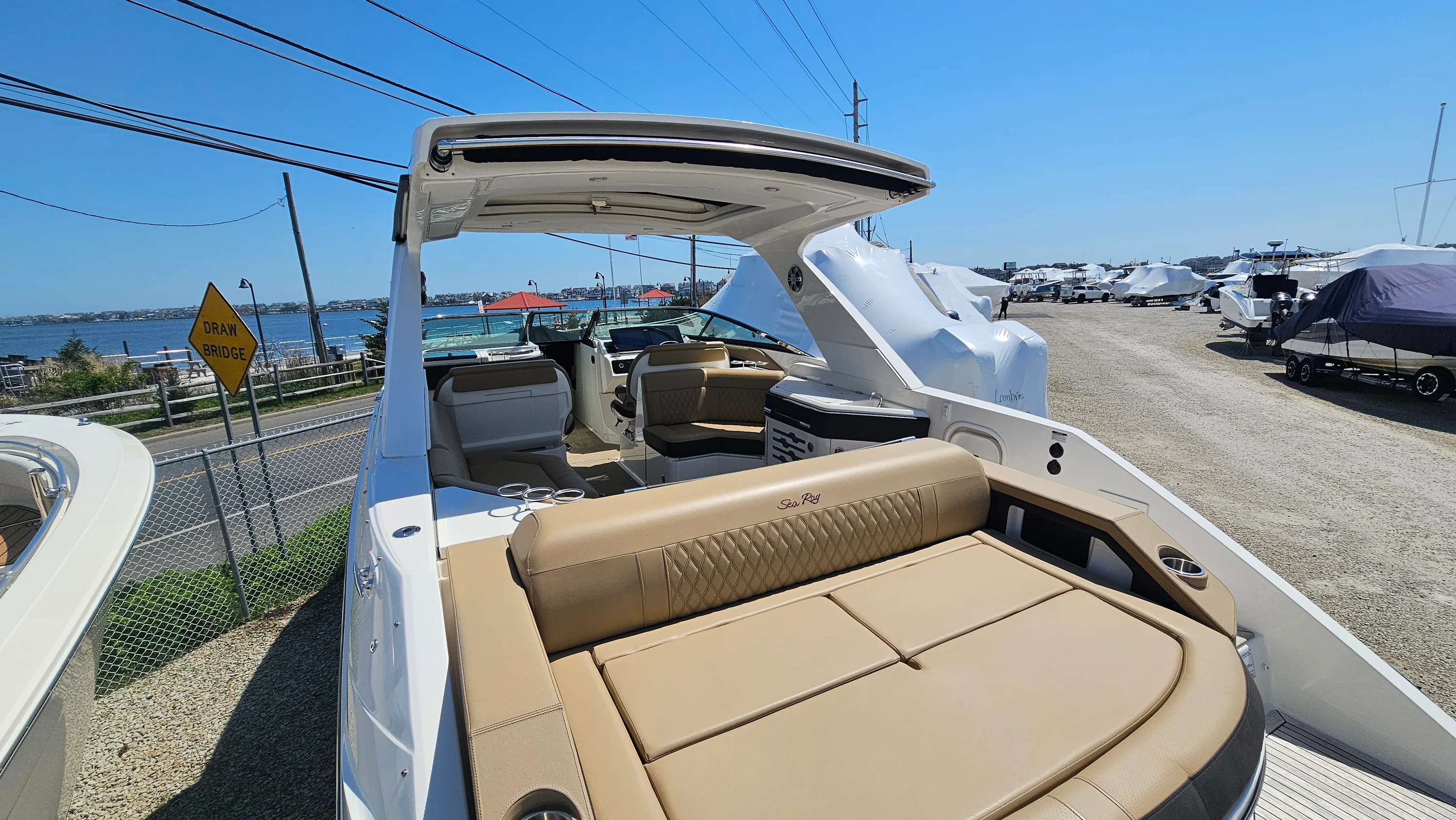 2023 Sea Ray 310 SLX OB Image Thumbnail #11