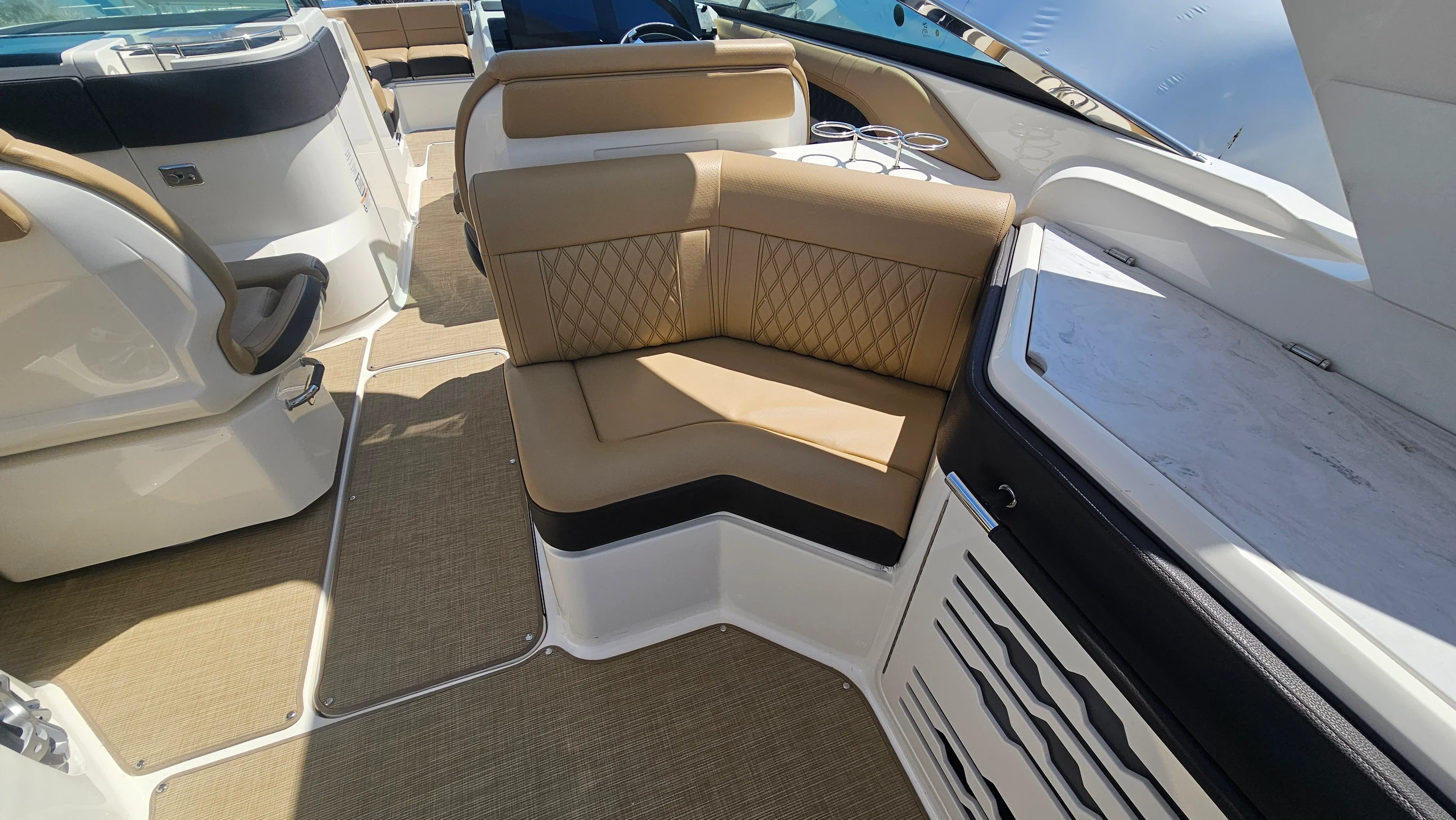 2023 Sea Ray 310 SLX OB Image Thumbnail #24