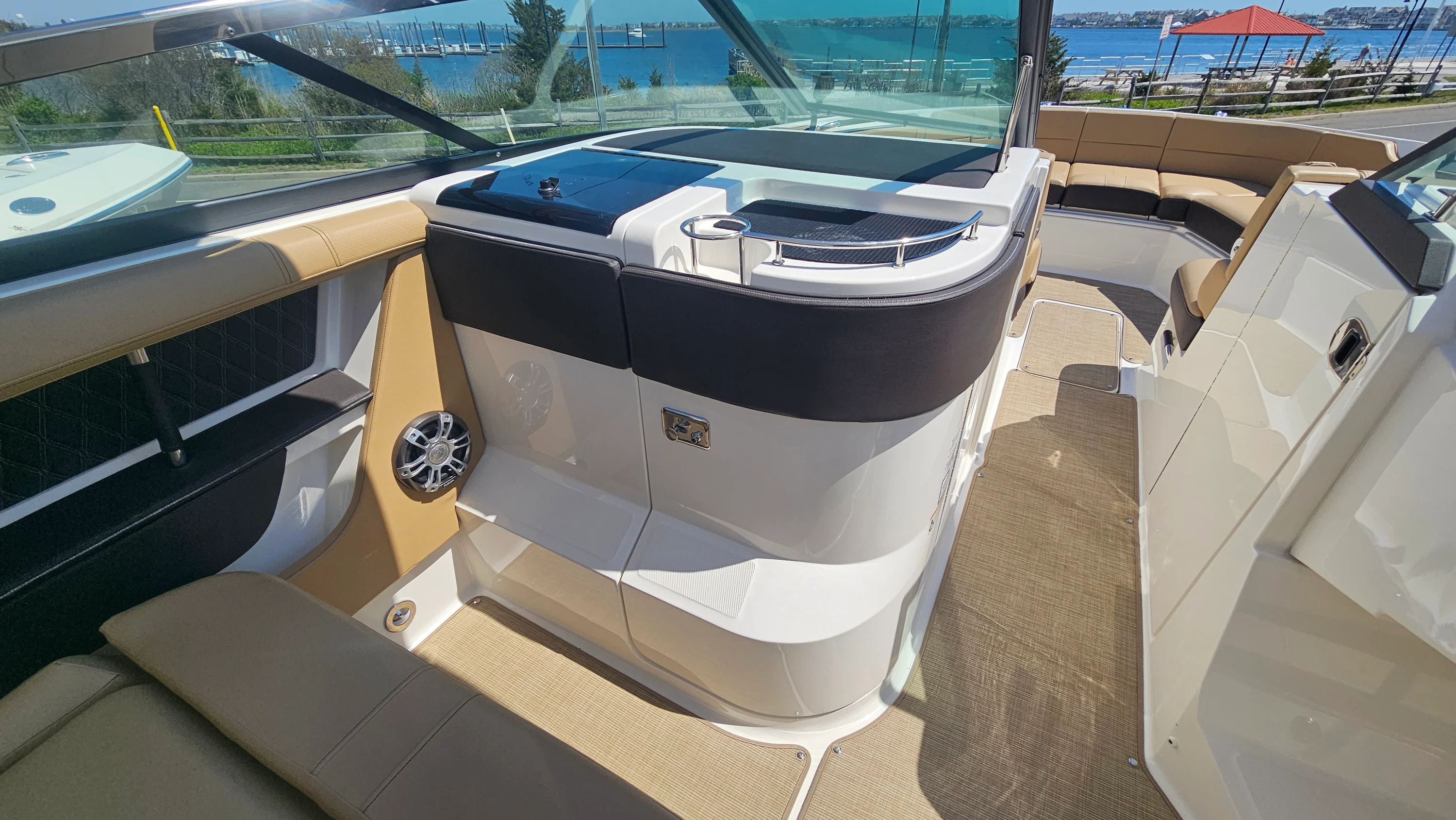 2023 Sea Ray 310 SLX OB Image Thumbnail #32