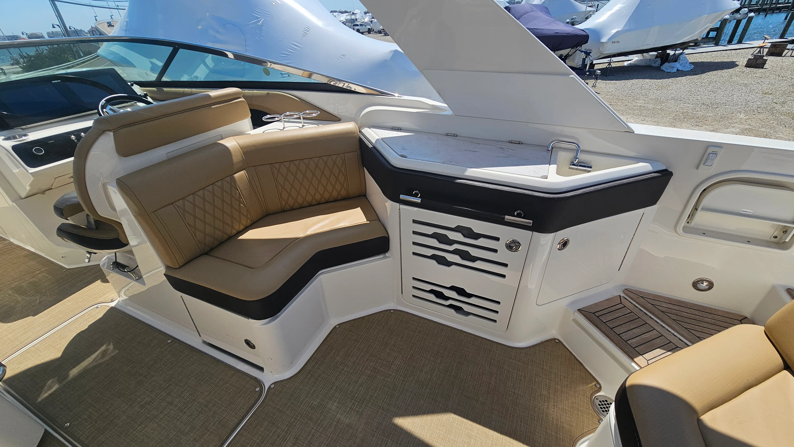 2023 Sea Ray 310 SLX OB Image Thumbnail #22