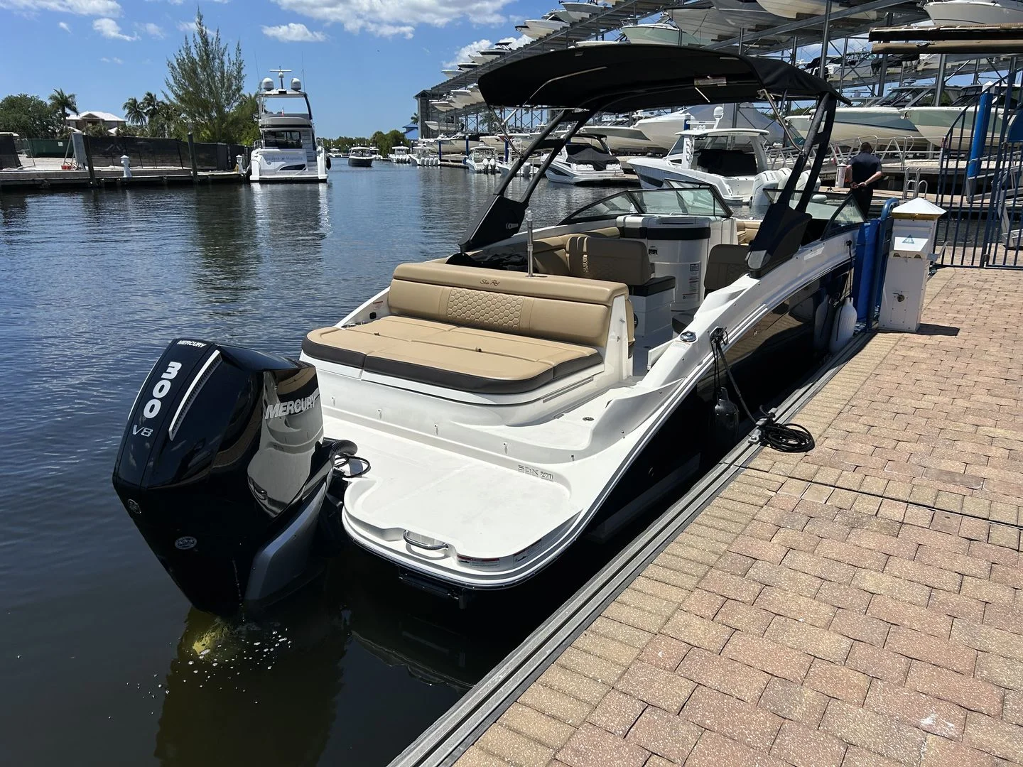 2024 Sea Ray 270 SDX OB Image Thumbnail #16