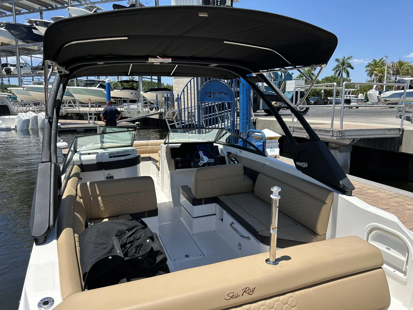 2024 Sea Ray 270 SDX OB Image Thumbnail #18