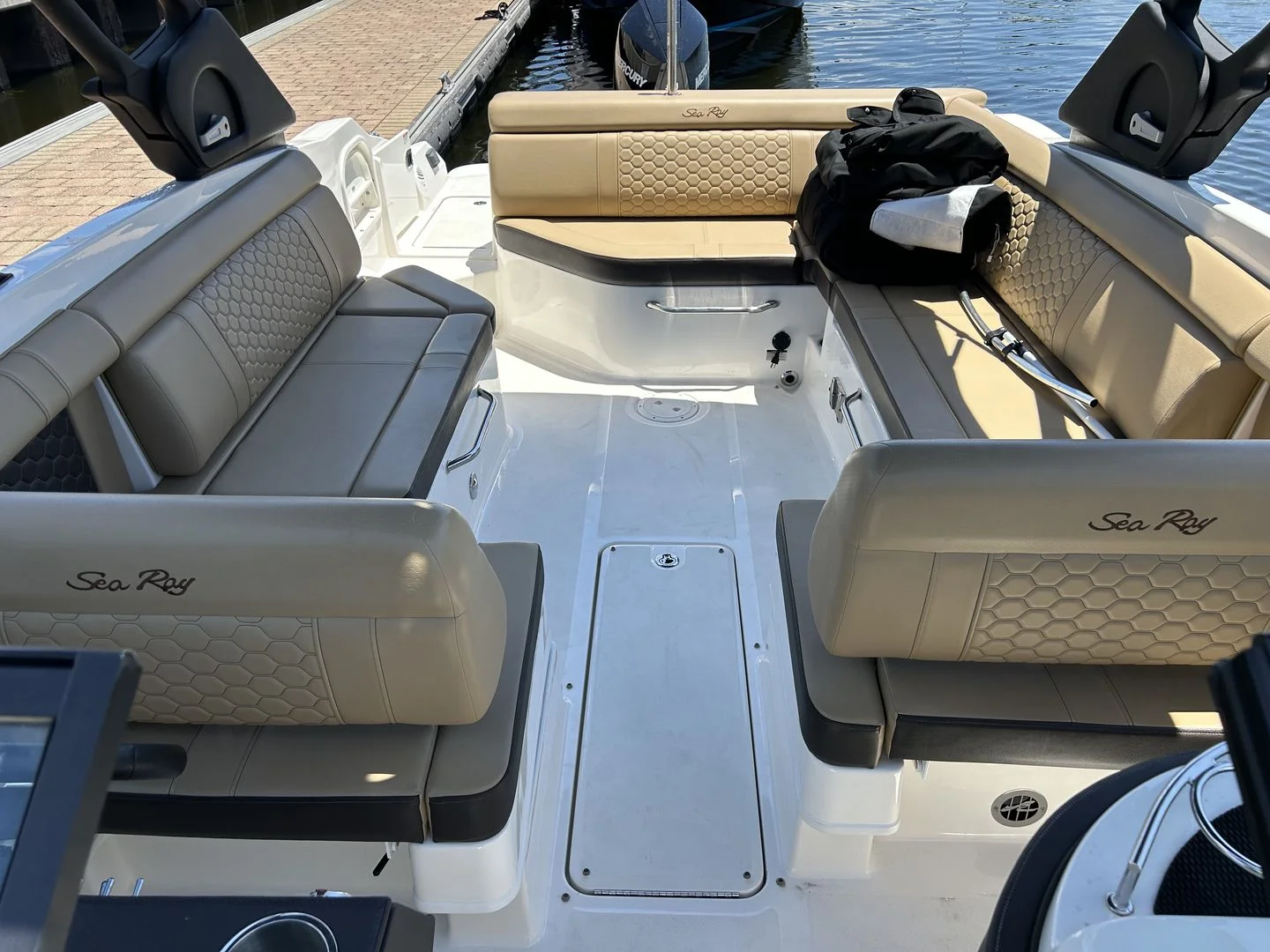2024 Sea Ray 270 SDX OB Image Thumbnail #29