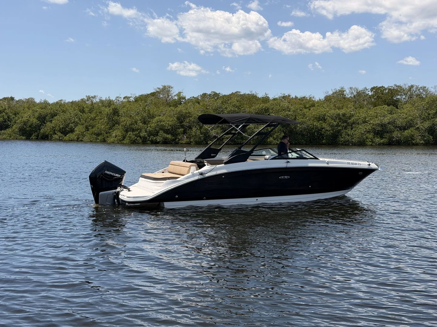 2024 Sea Ray 270 SDX OB Image Thumbnail #0
