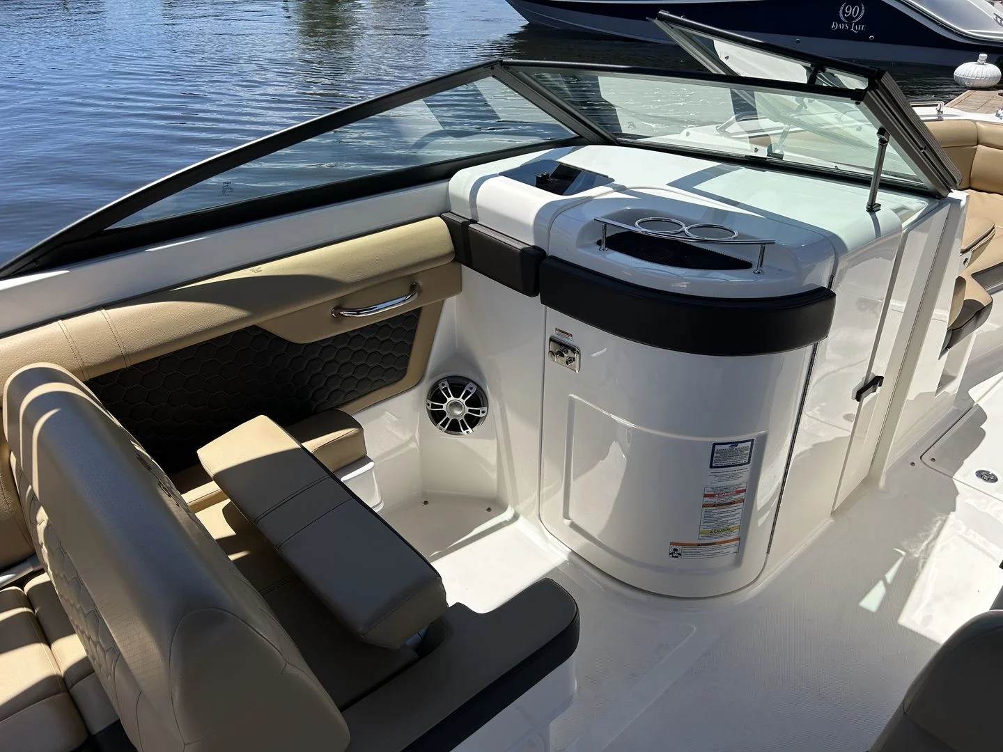2024 Sea Ray 270 SDX OB Image Thumbnail #33
