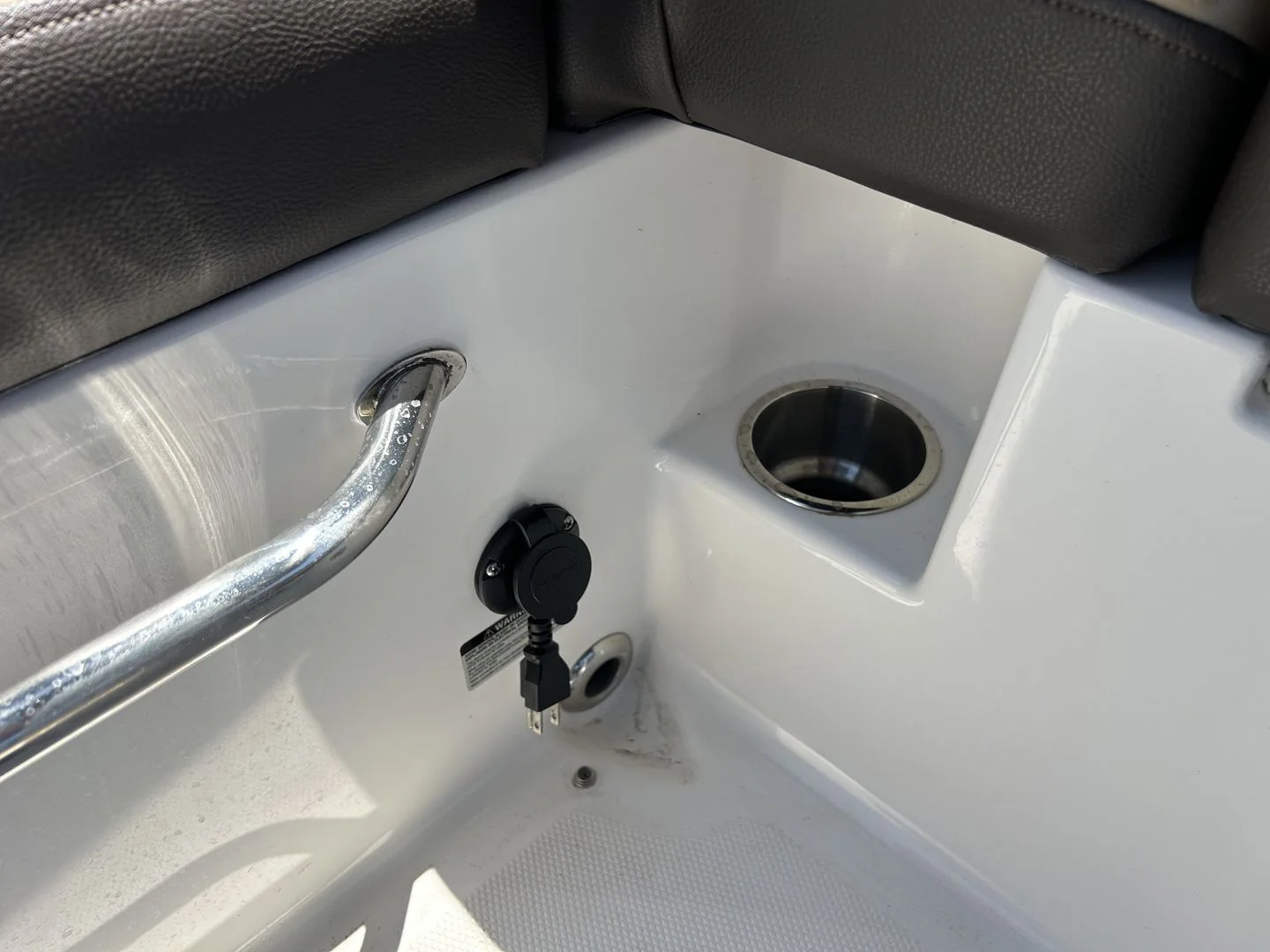 2024 Sea Ray 270 SDX OB Image Thumbnail #40