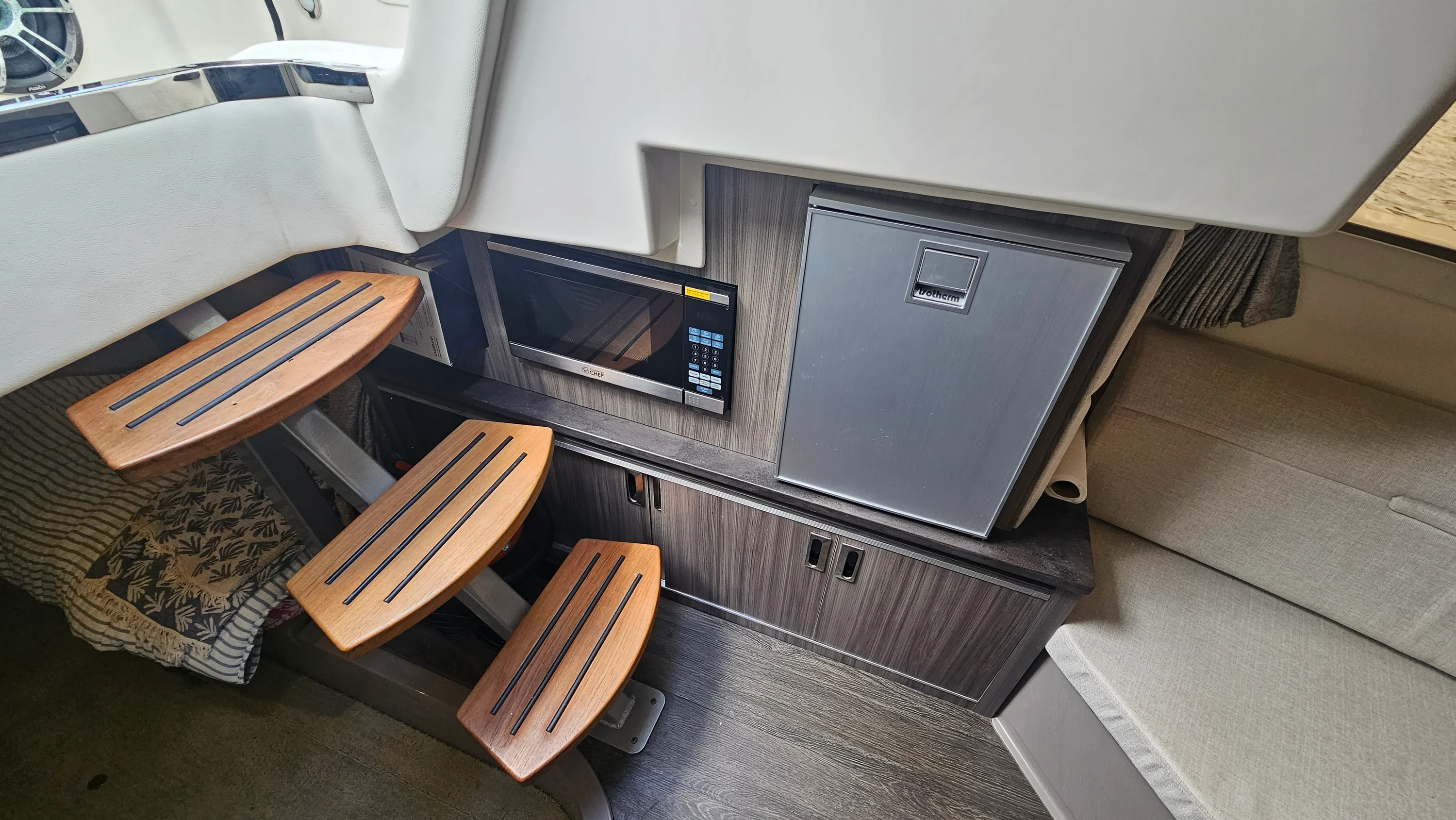 2020 Sea Ray 320 SUNDANCER OB Image Thumbnail #20